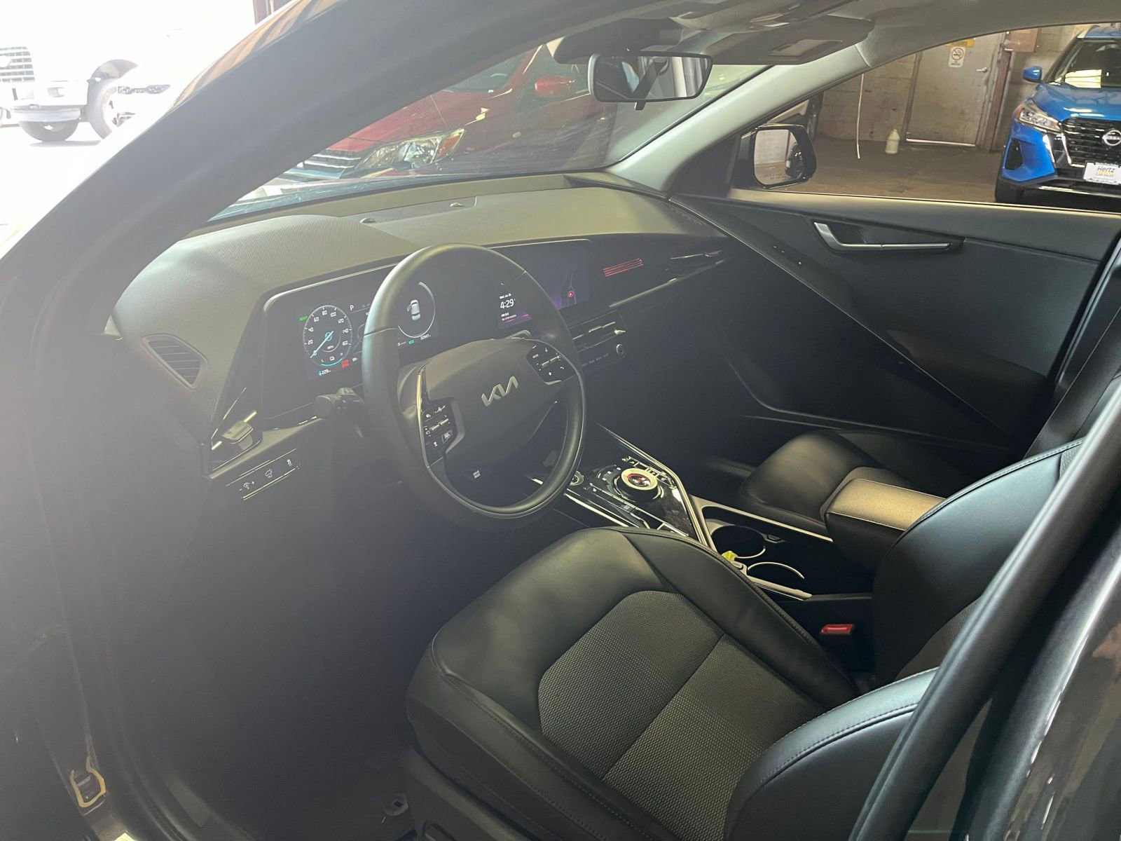 Thumbnail: 2023 Kia Niro - 14
