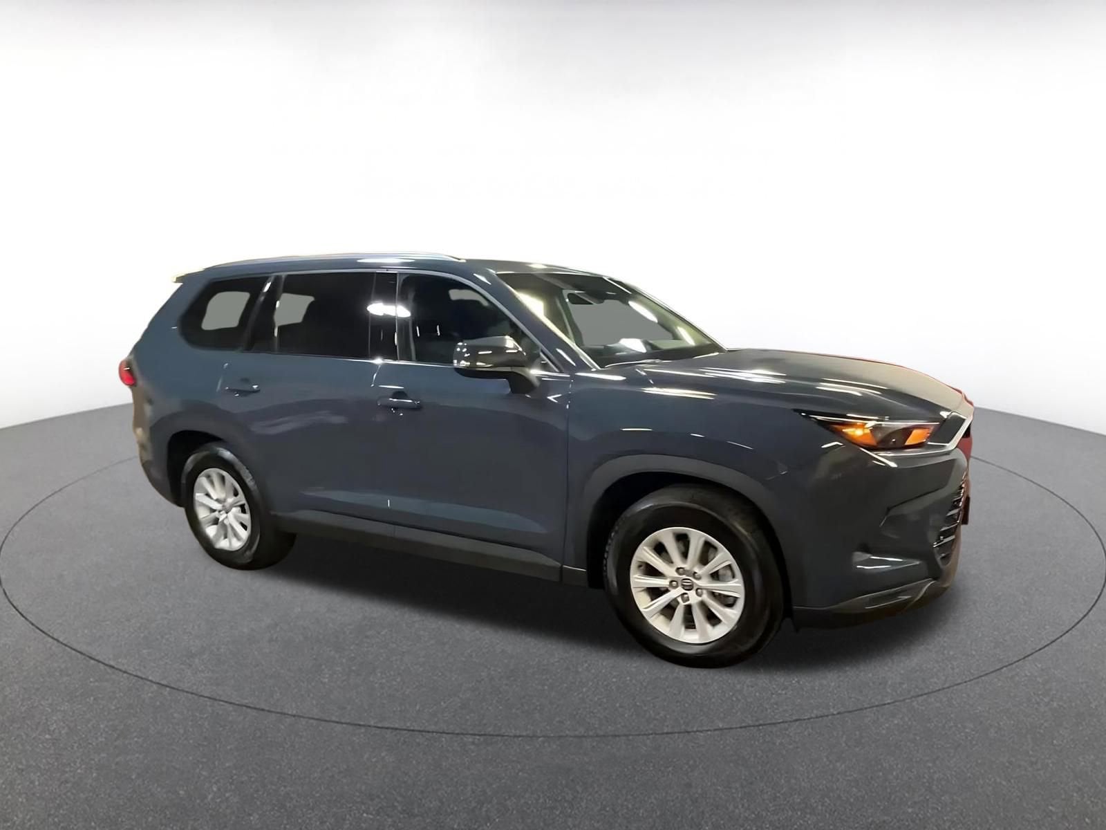 Thumbnail: 2025 Toyota Grand Highlander - 2