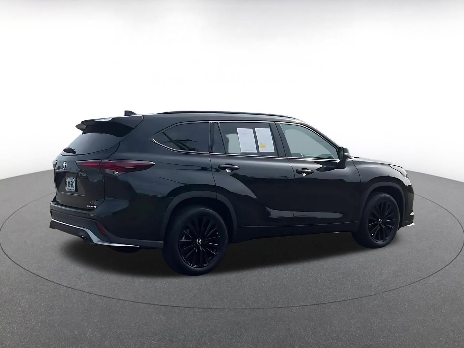 Thumbnail: 2025 Toyota Highlander - 15
