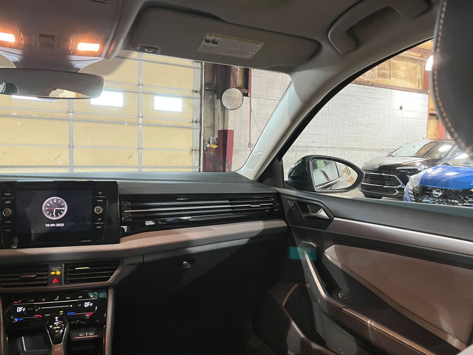 Thumbnail: 2025 Volkswagen Jetta - 34