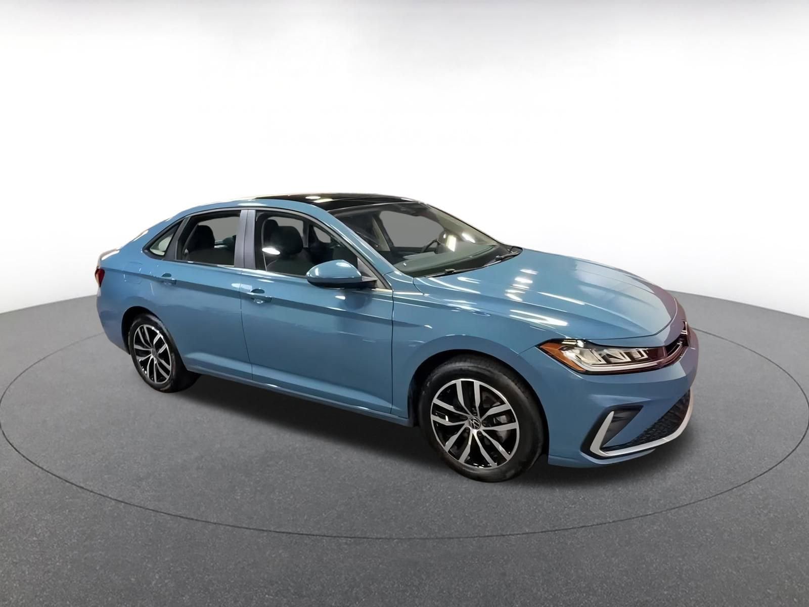 Thumbnail: 2025 Volkswagen Jetta - 2