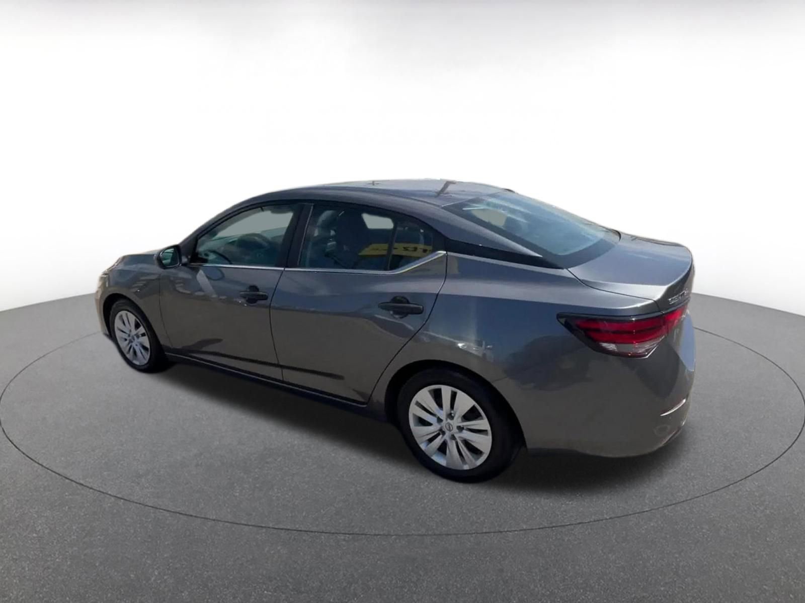 Thumbnail: 2025 Nissan Sentra - 10