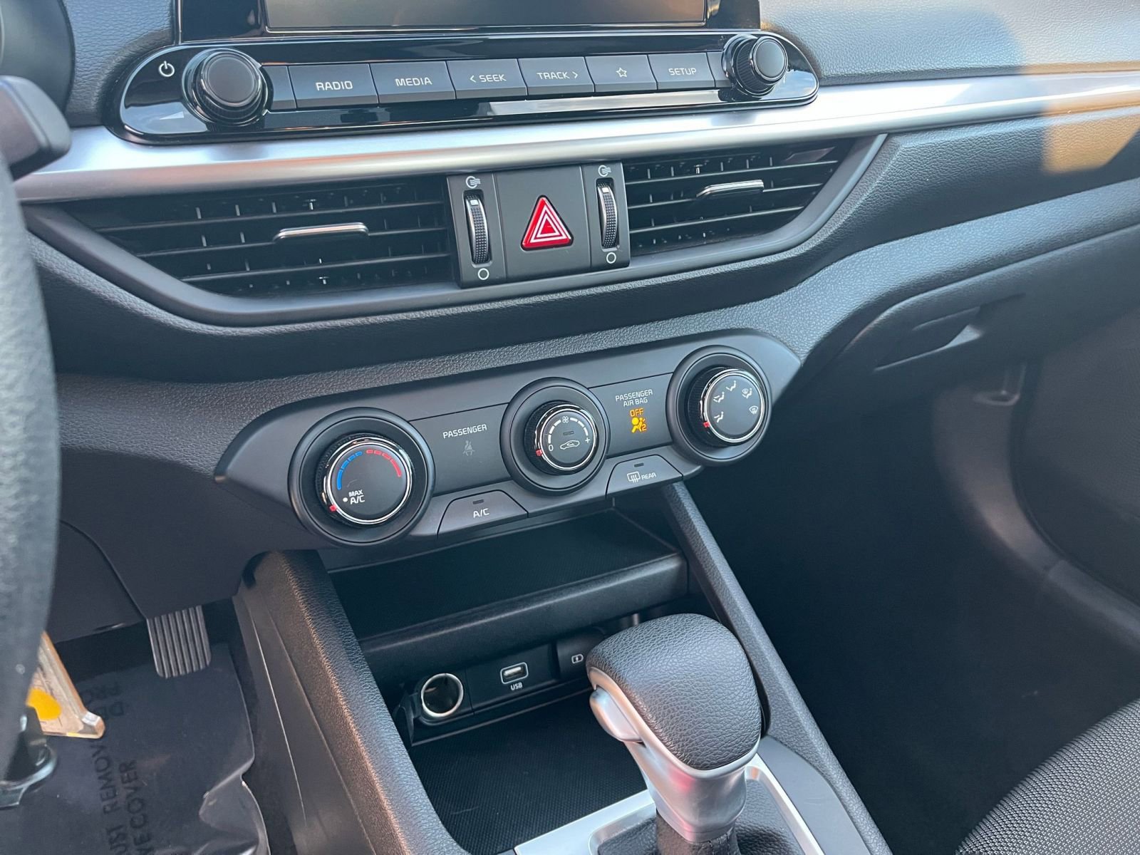 Thumbnail: 2024 Kia Forte - 18