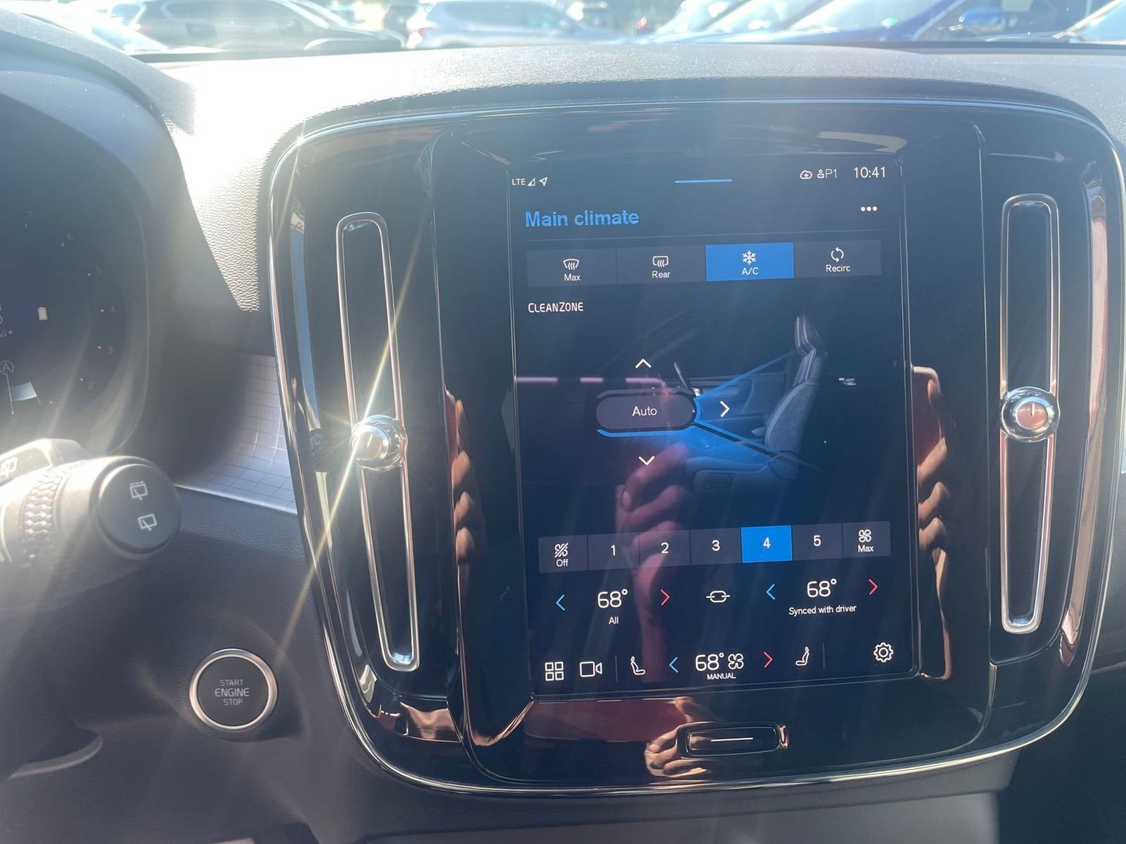 Thumbnail: 2024 Volvo XC40 - 18