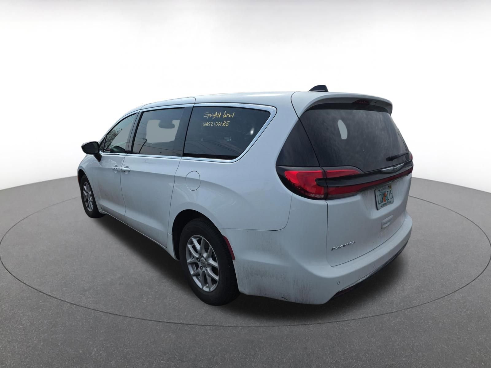 Thumbnail: 2025 Chrysler Pacifica - 5