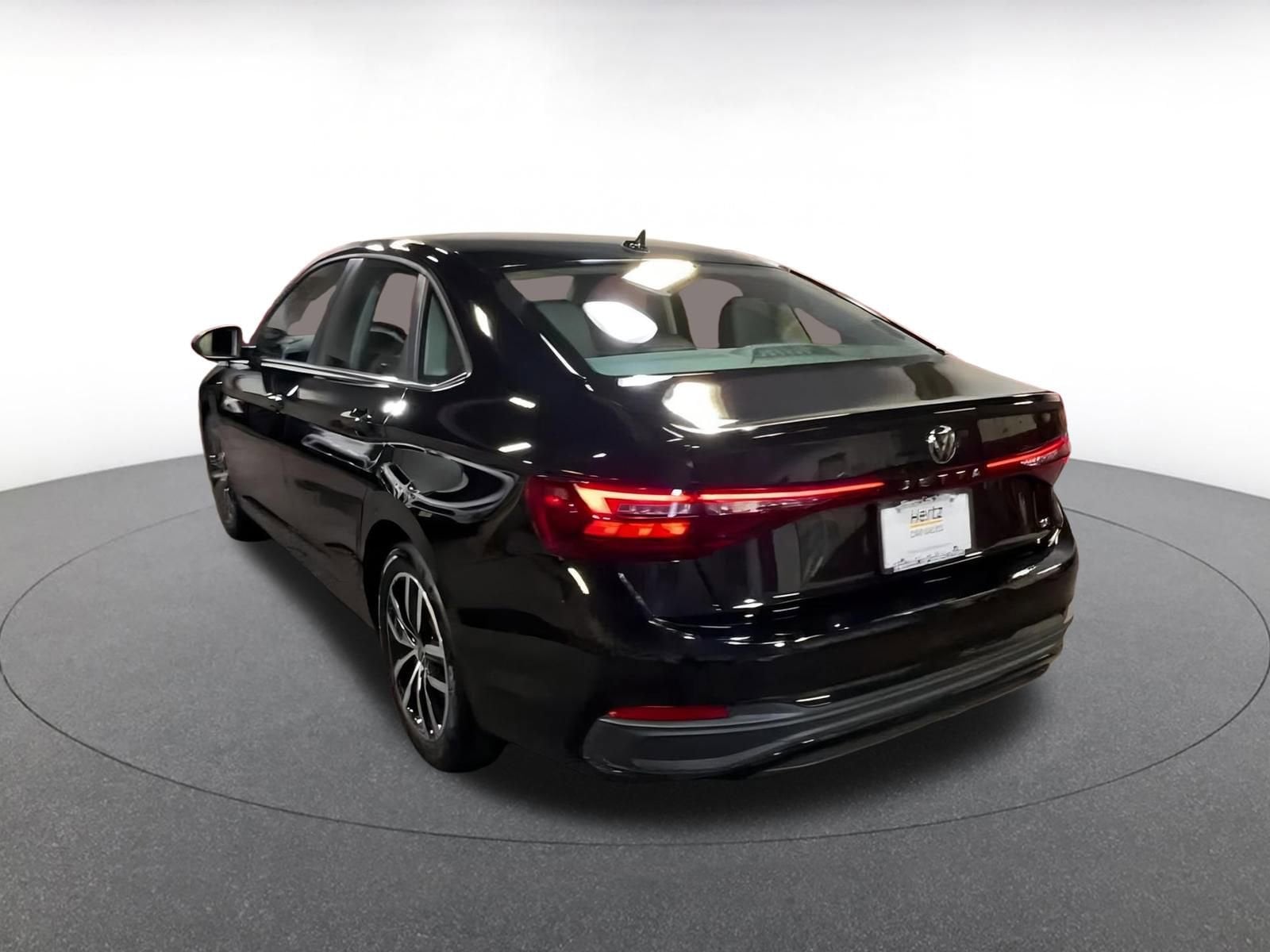 Thumbnail: 2025 Volkswagen Jetta - 11