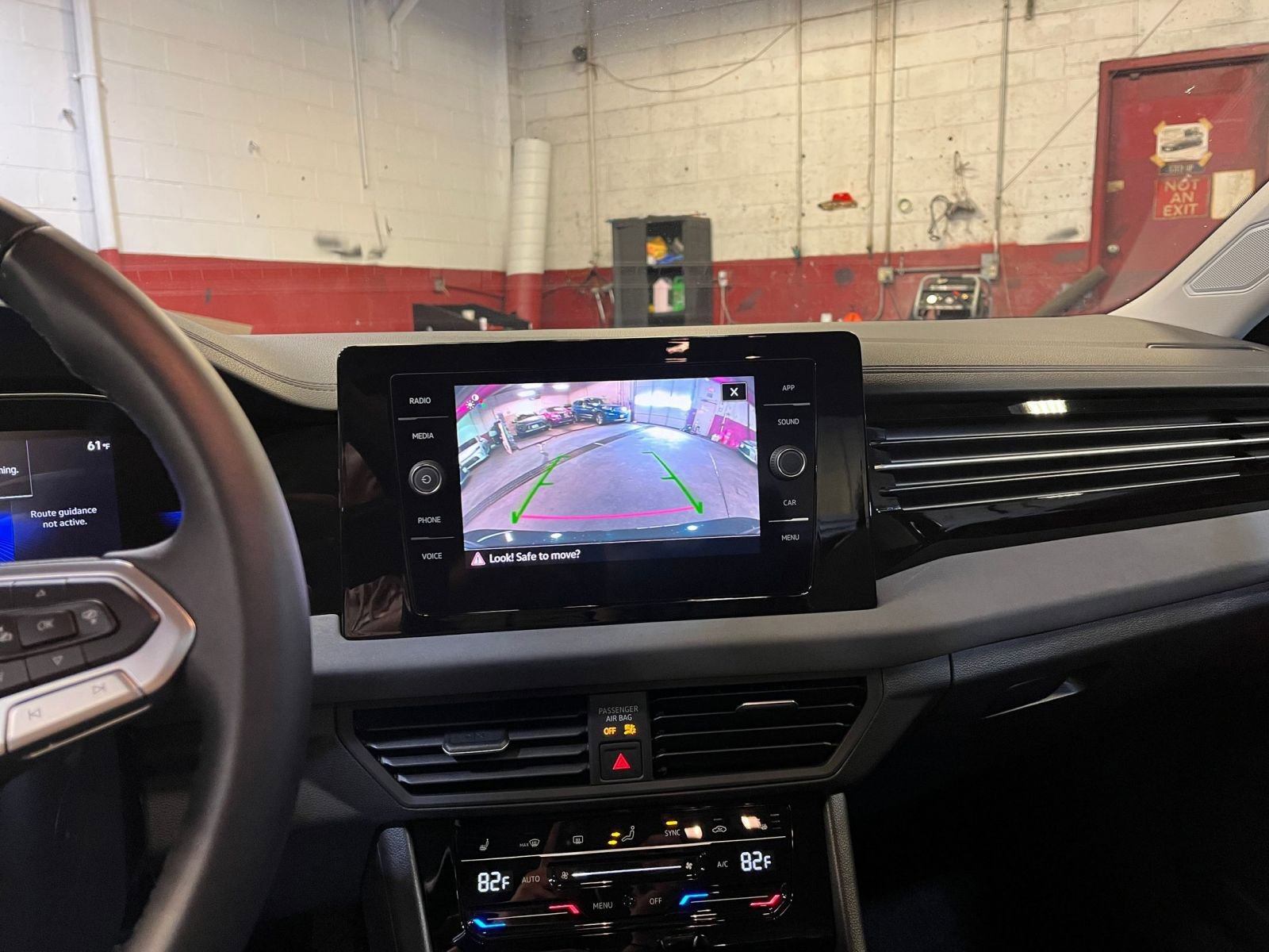 Thumbnail: 2025 Volkswagen Jetta - 17