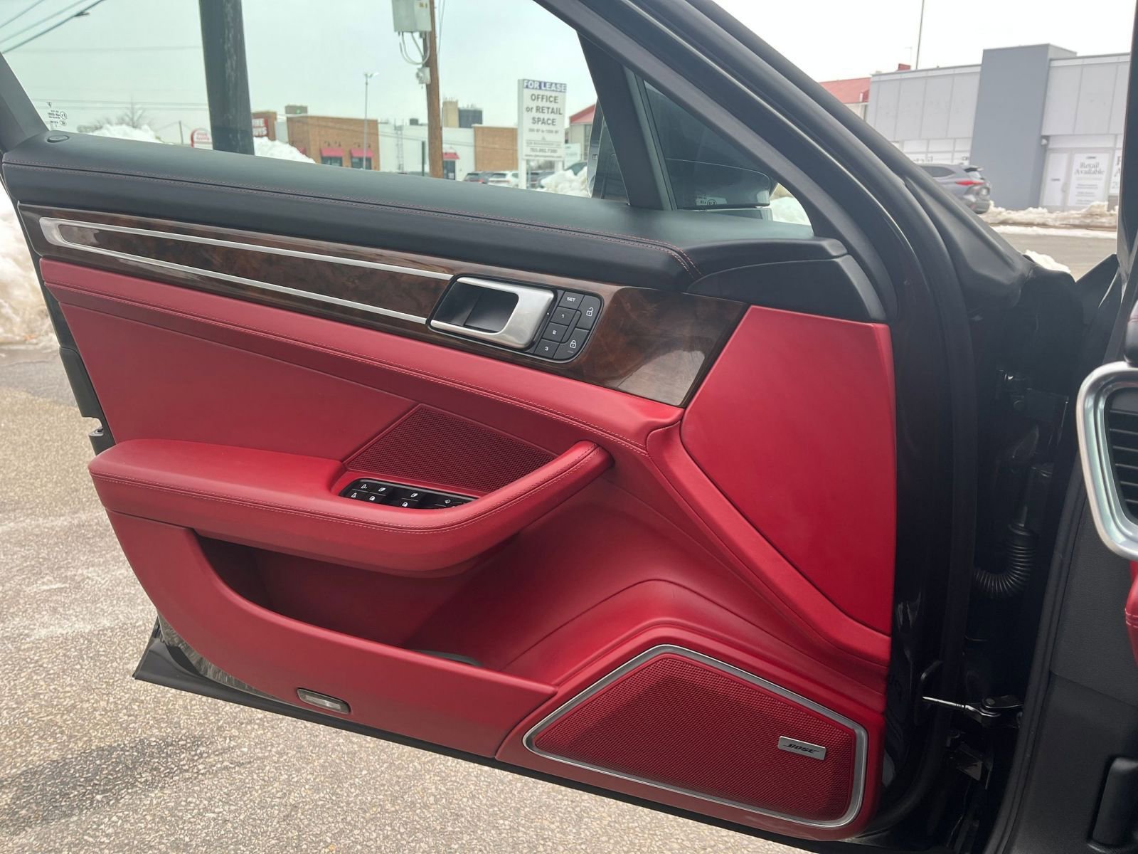 Thumbnail: 2023 Porsche Panamera - 18