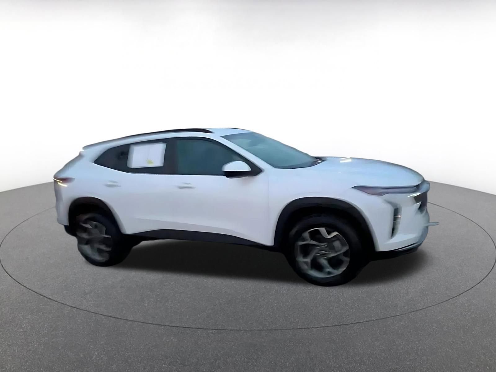 Thumbnail: 2025 Chevrolet Trax - 2