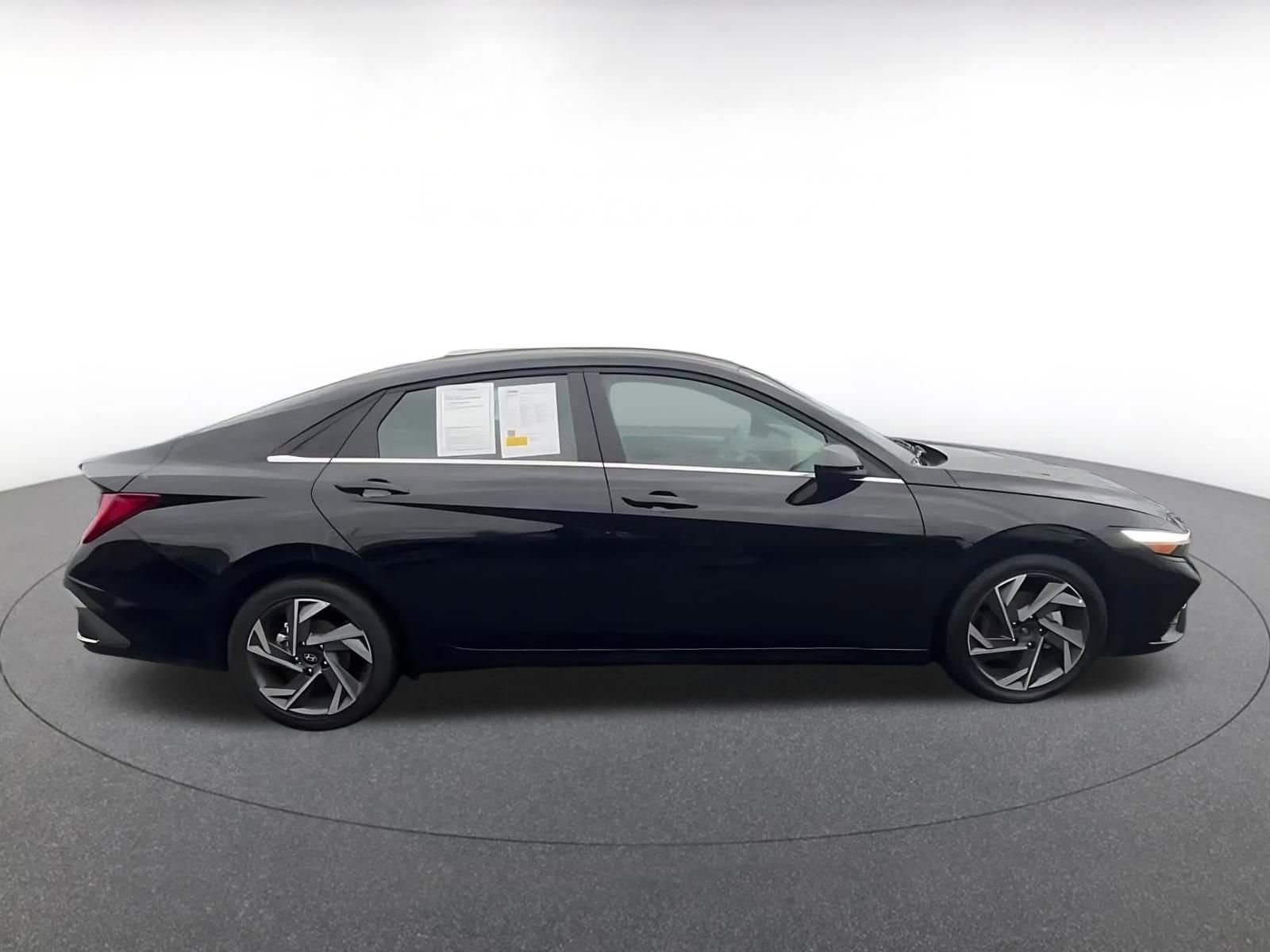 Thumbnail: 2025 Hyundai Elantra - 16