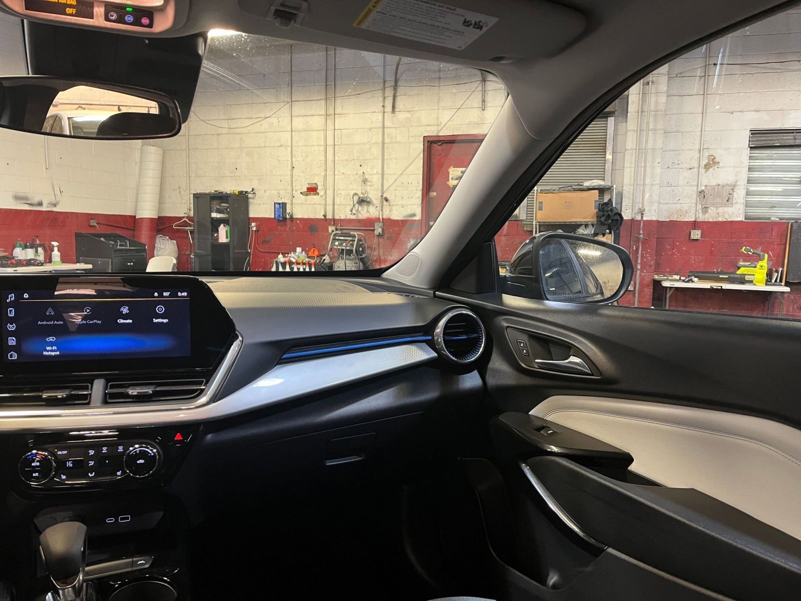 Thumbnail: 2025 Chevrolet Trax - 34