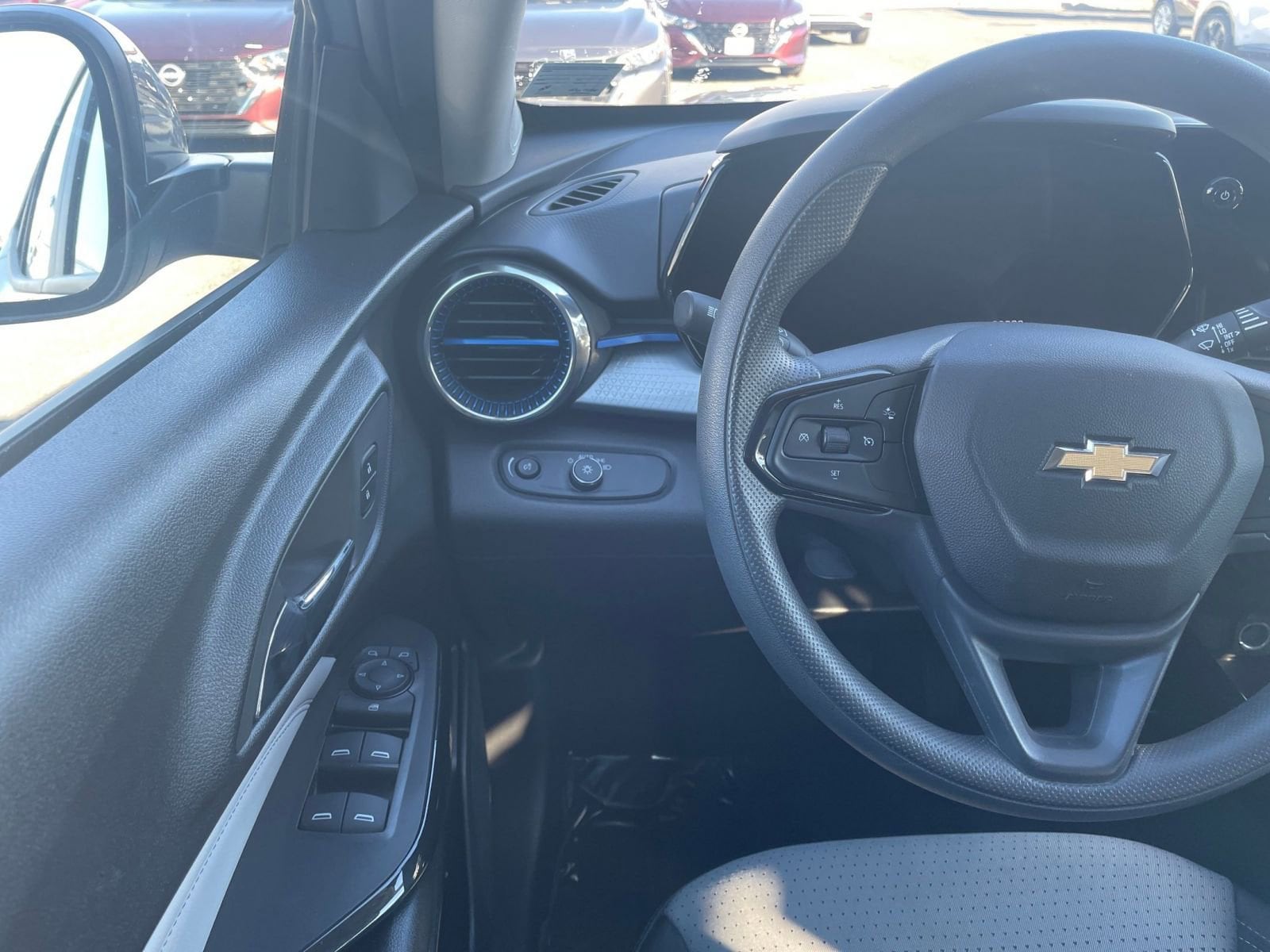 Thumbnail: 2025 Chevrolet Trax - 33