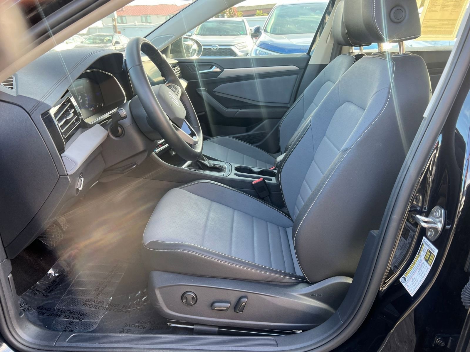 Thumbnail: 2025 Volkswagen Jetta - 23