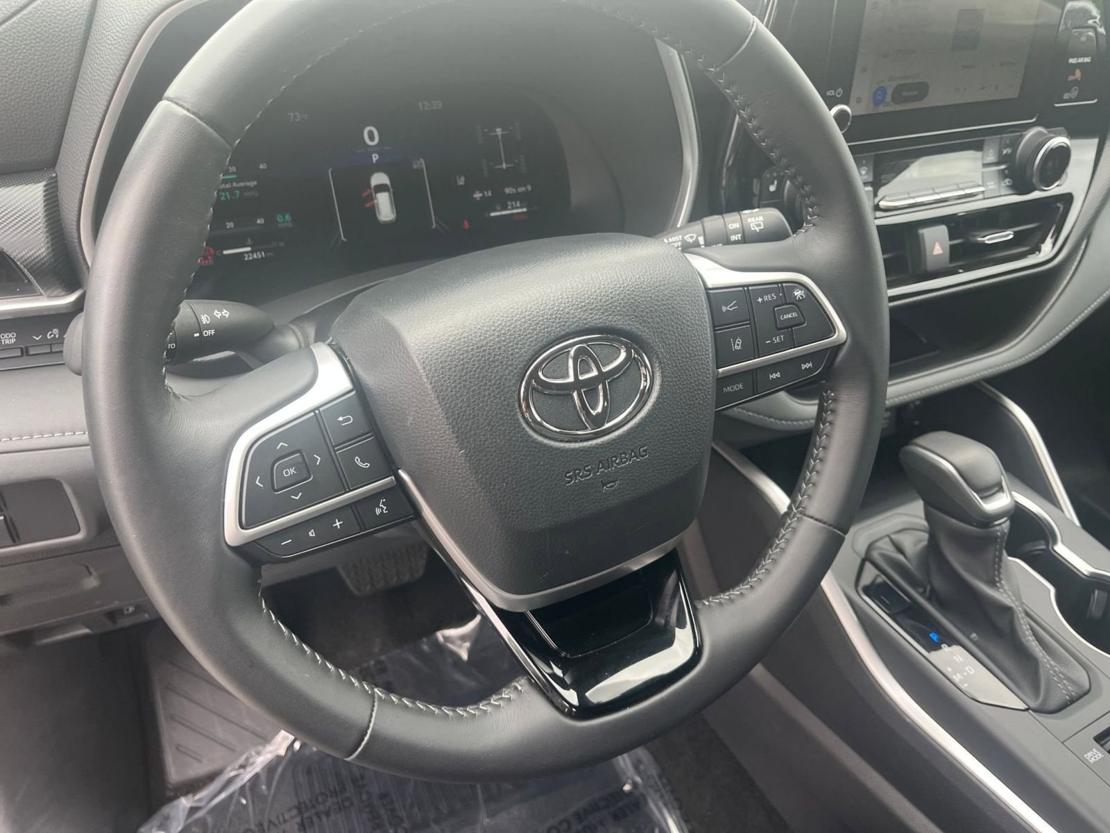 Thumbnail: 2025 Toyota Highlander - 28