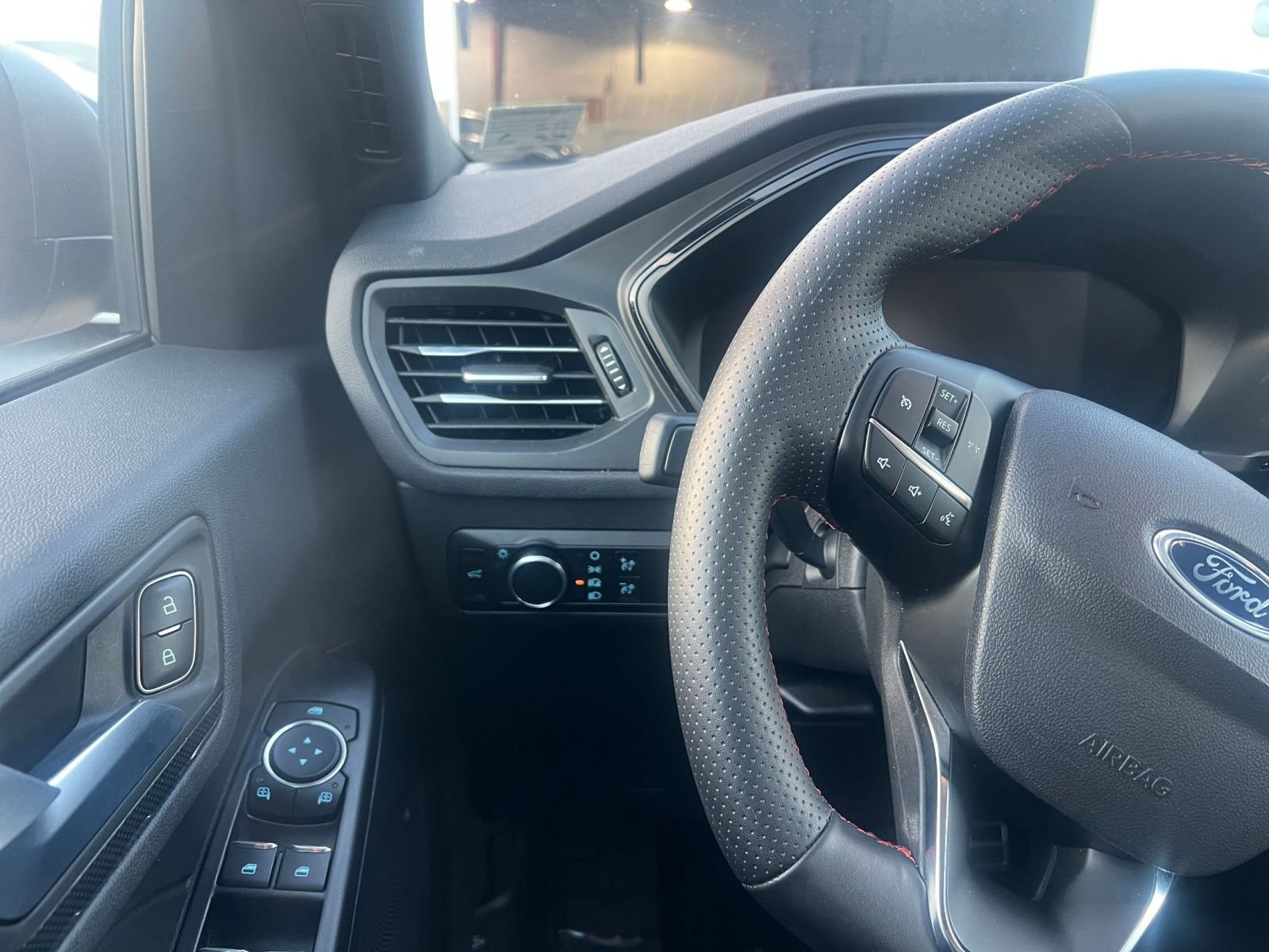 Thumbnail: 2024 Ford Escape - 34