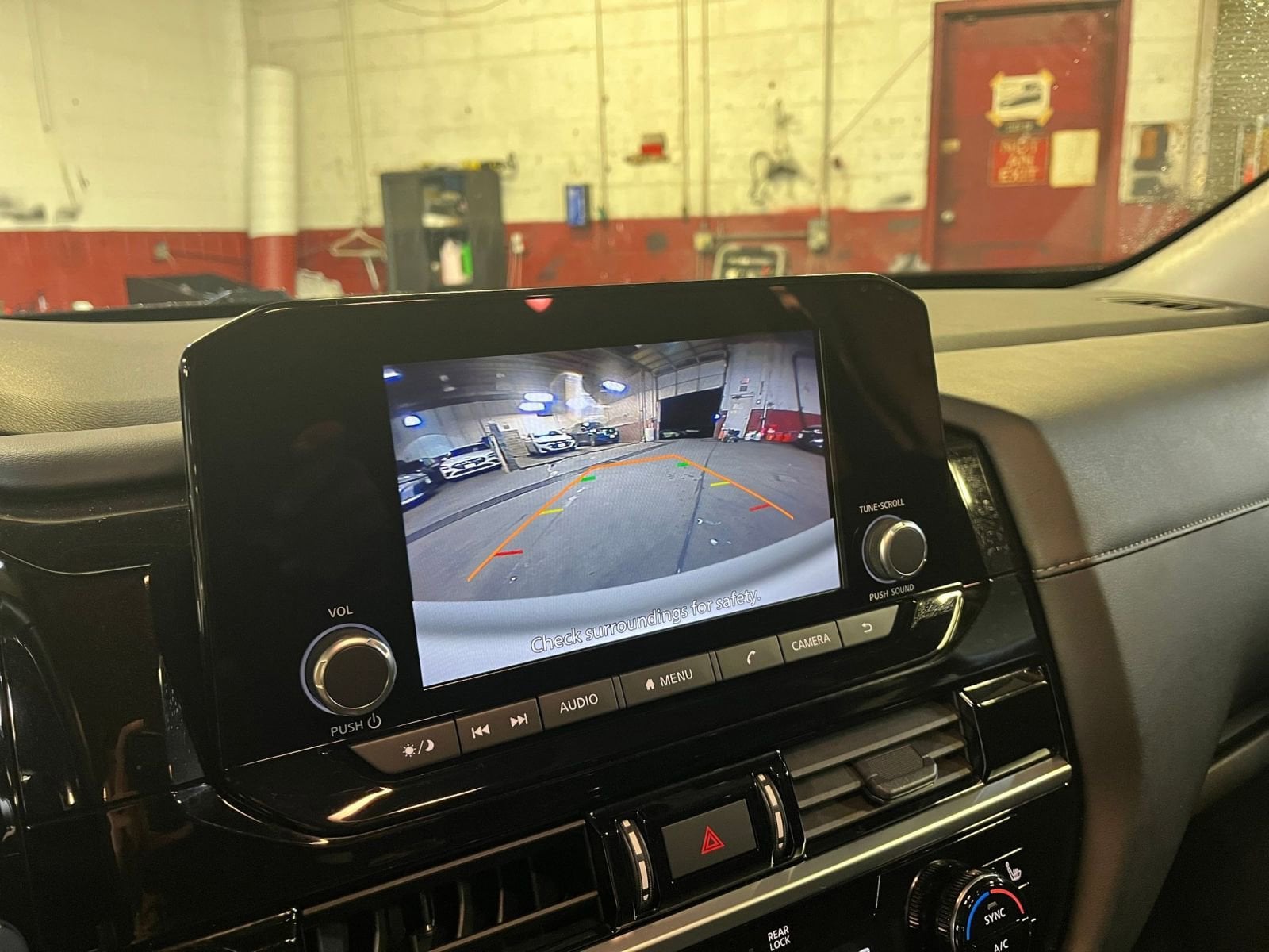 Thumbnail: 2025 Nissan Pathfinder - 17