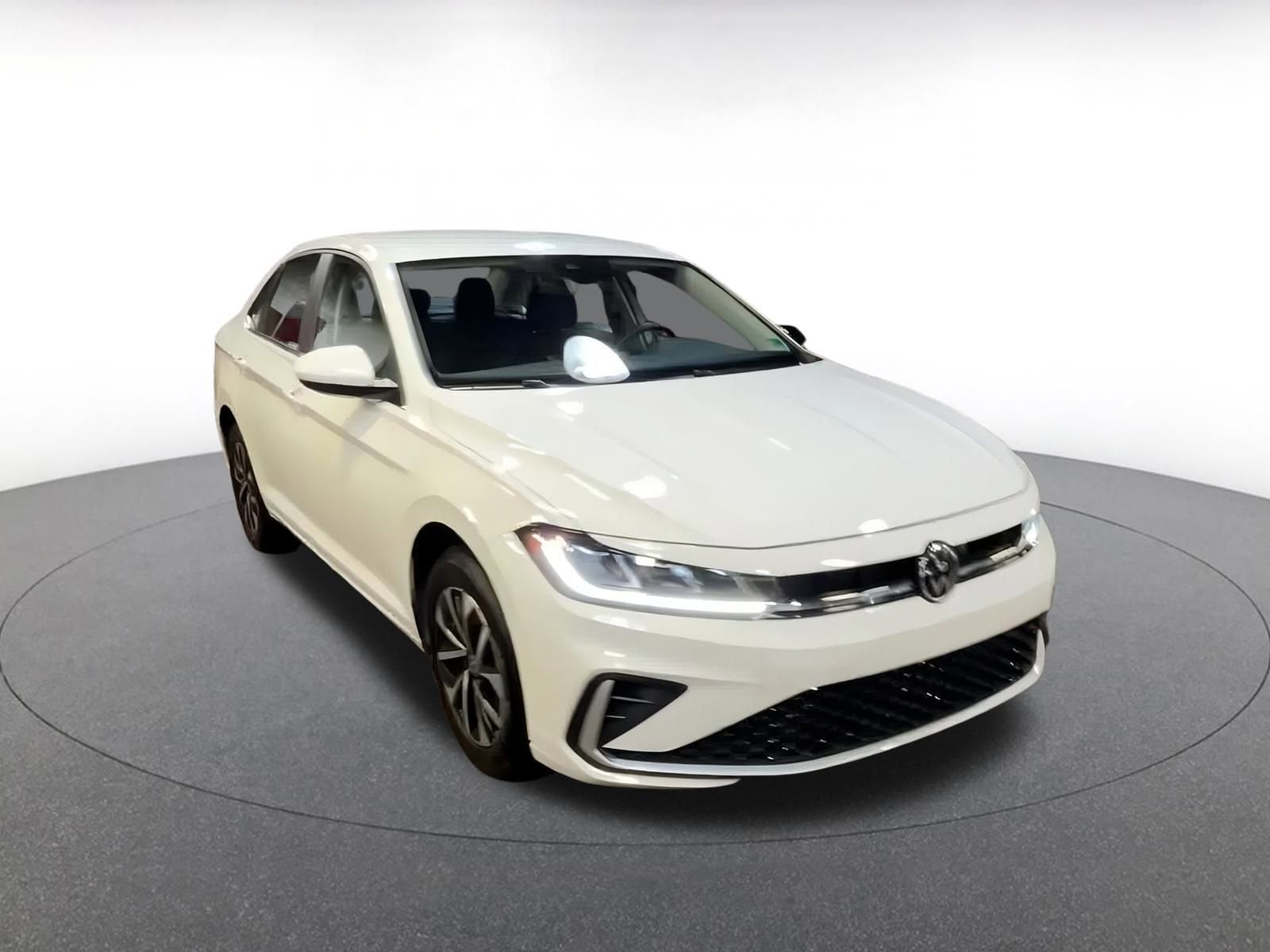 Thumbnail: 2025 Volkswagen Jetta - 3