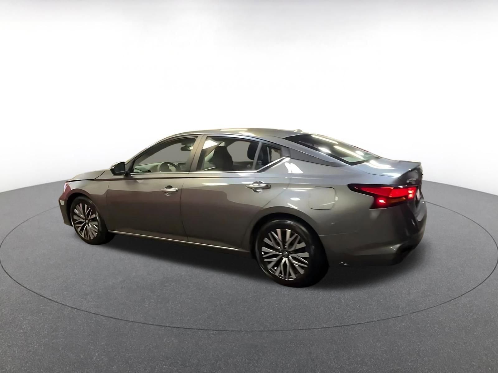 Thumbnail: 2025 Nissan Altima - 10