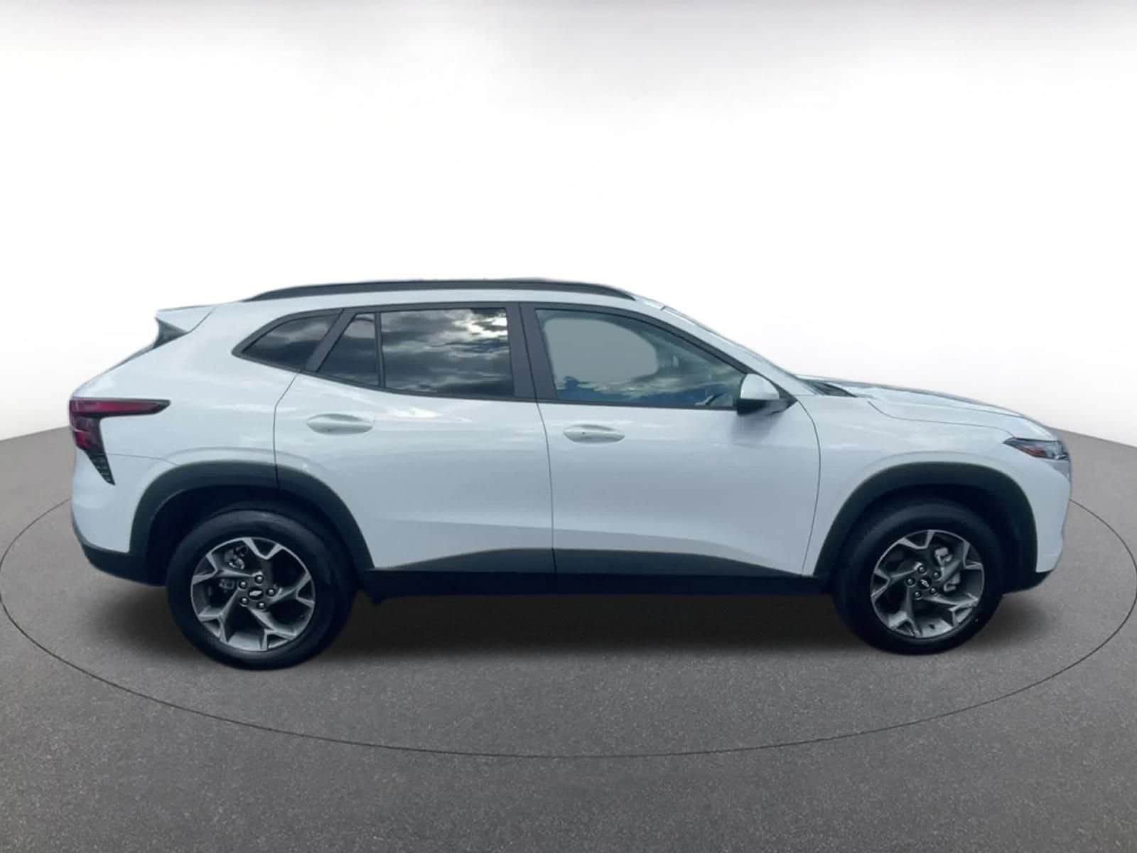 Thumbnail: 2024 Chevrolet Trax - 16