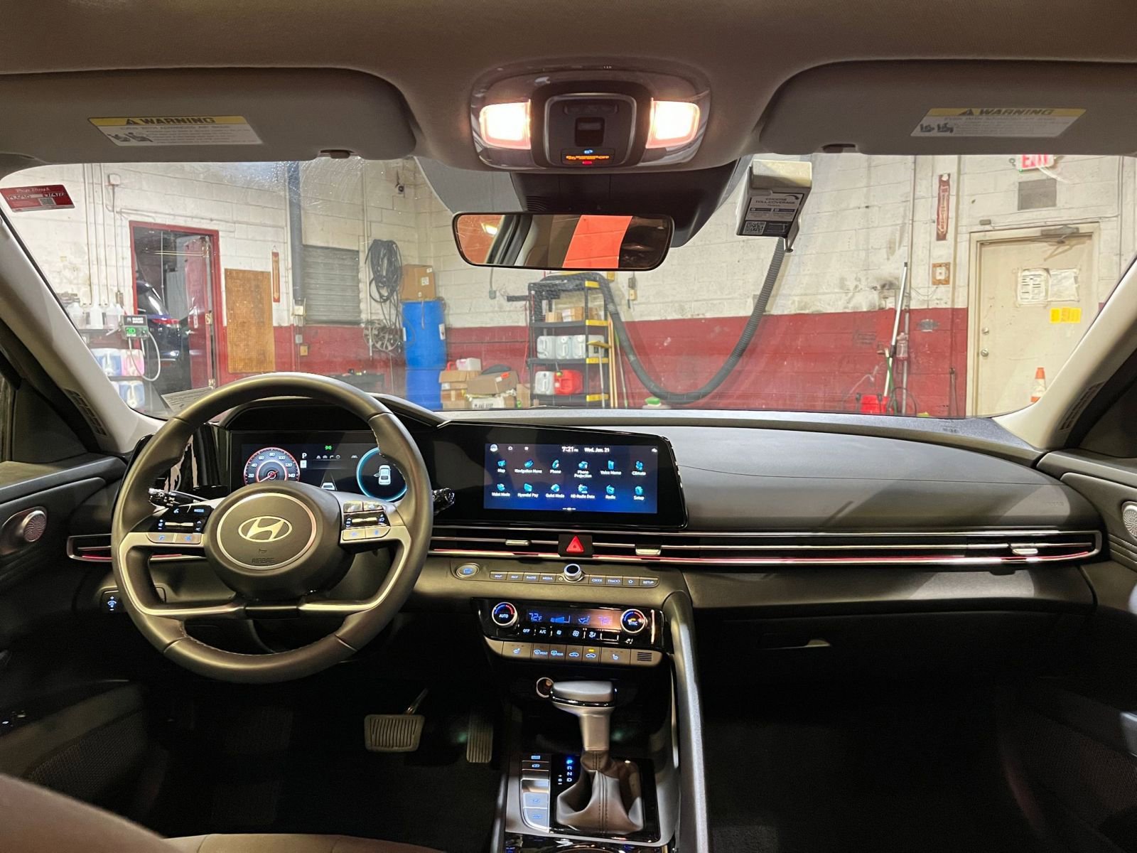 Thumbnail: 2025 Hyundai Elantra - 32