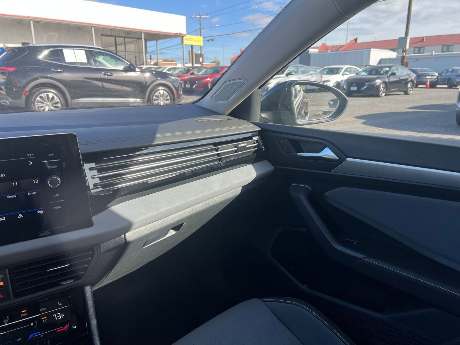 Thumbnail: 2025 Volkswagen Jetta - 34