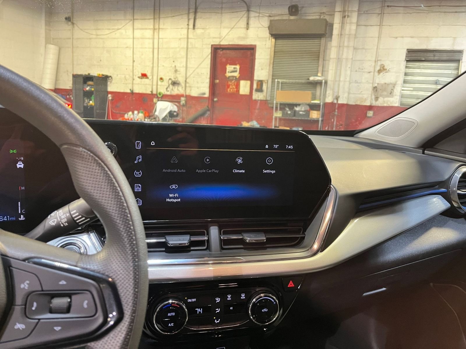 Thumbnail: 2025 Chevrolet Trax - 21