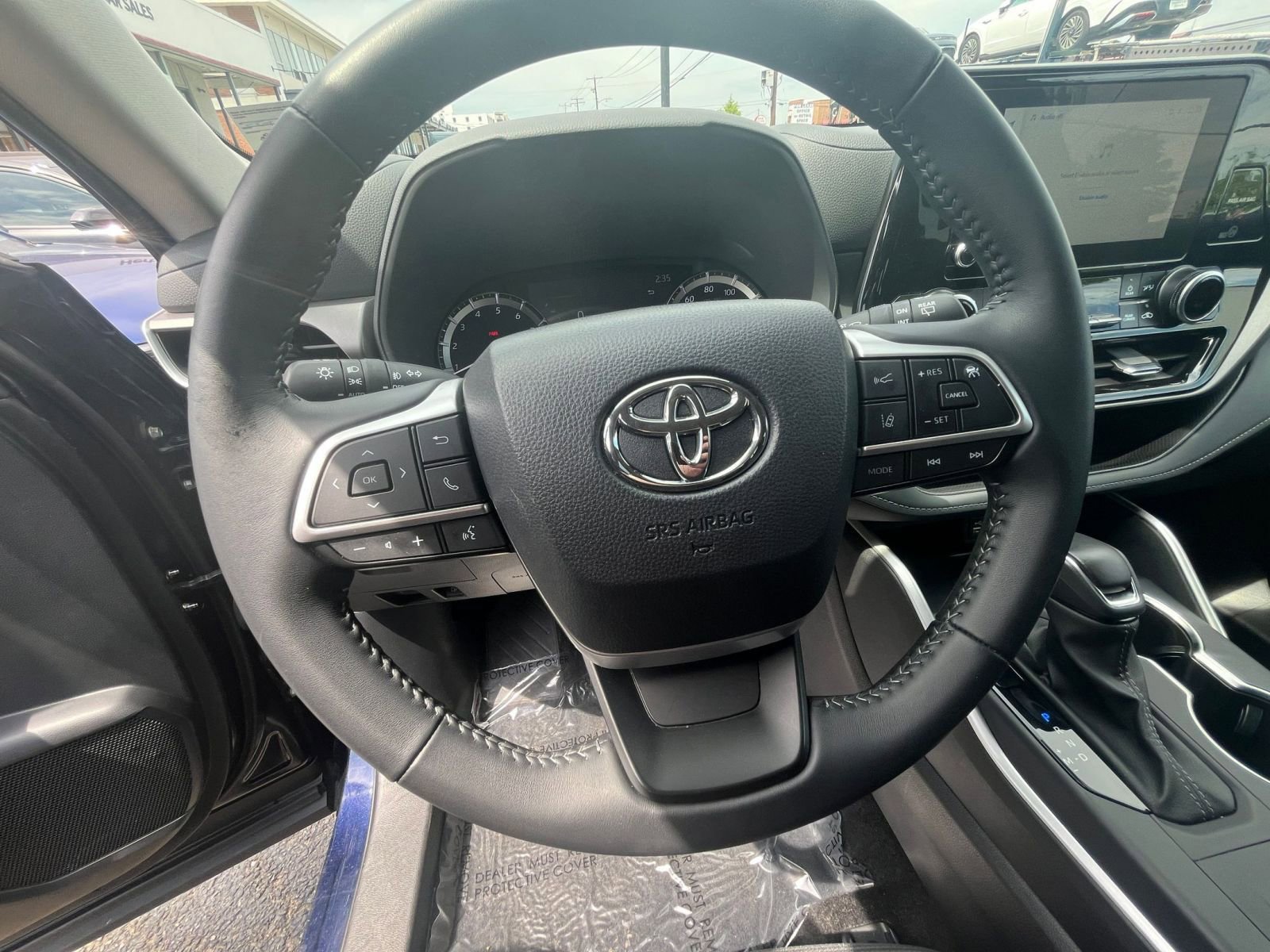 Thumbnail: 2025 Toyota Highlander - 29