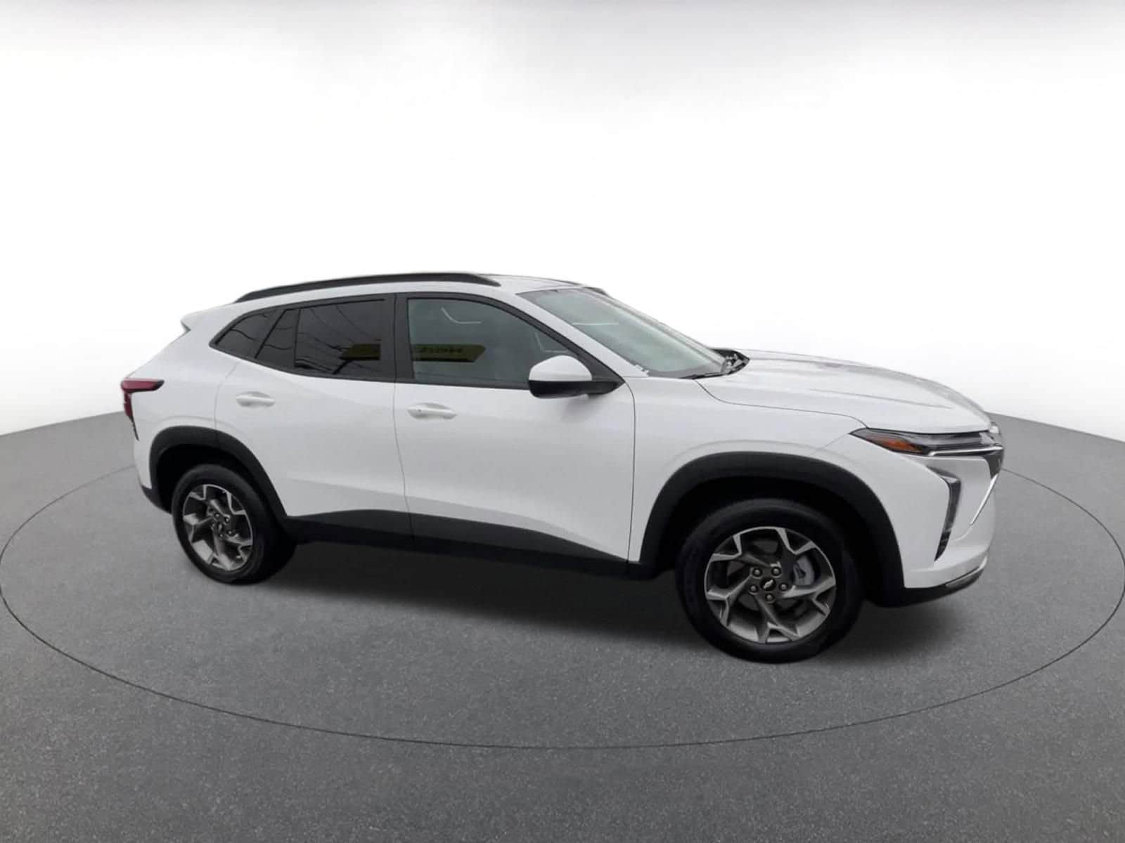 Thumbnail: 2025 Chevrolet Trax - 2