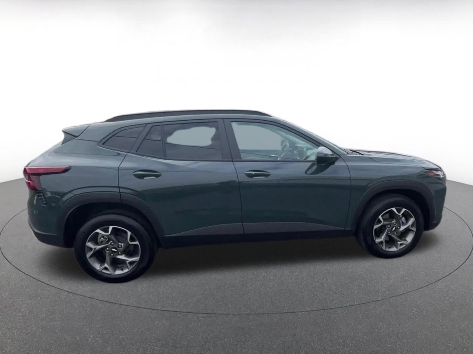 Thumbnail: 2025 Chevrolet Trax - 16