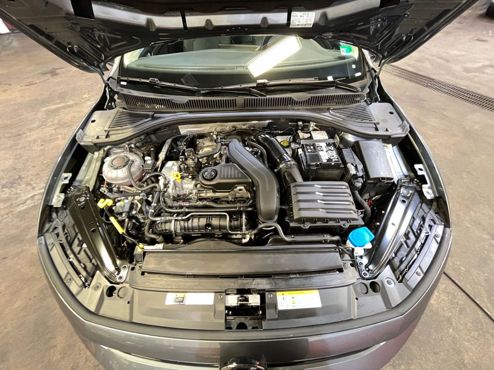 Thumbnail: 2025 Volkswagen Jetta - 31