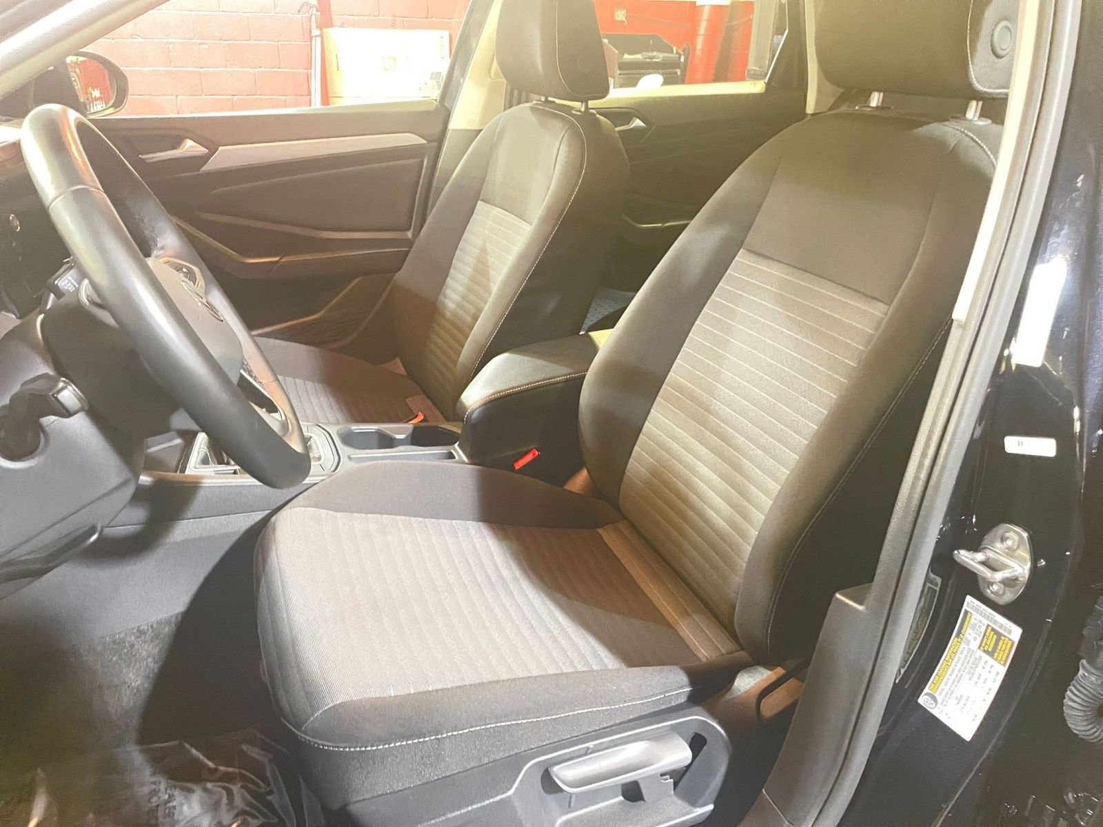 Thumbnail: 2025 Volkswagen Jetta - 34