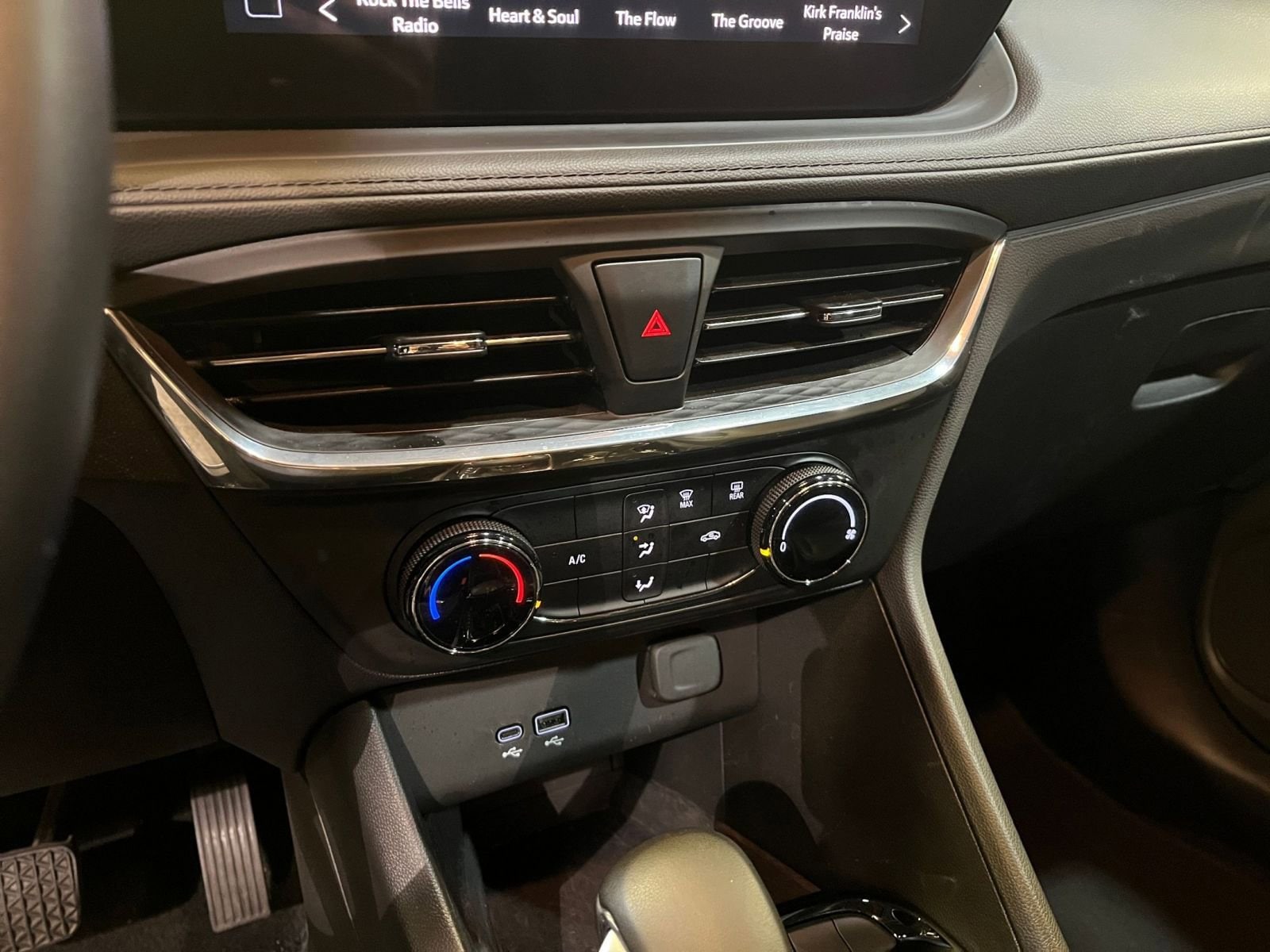 Thumbnail: 2025 Buick Encore GX - 18