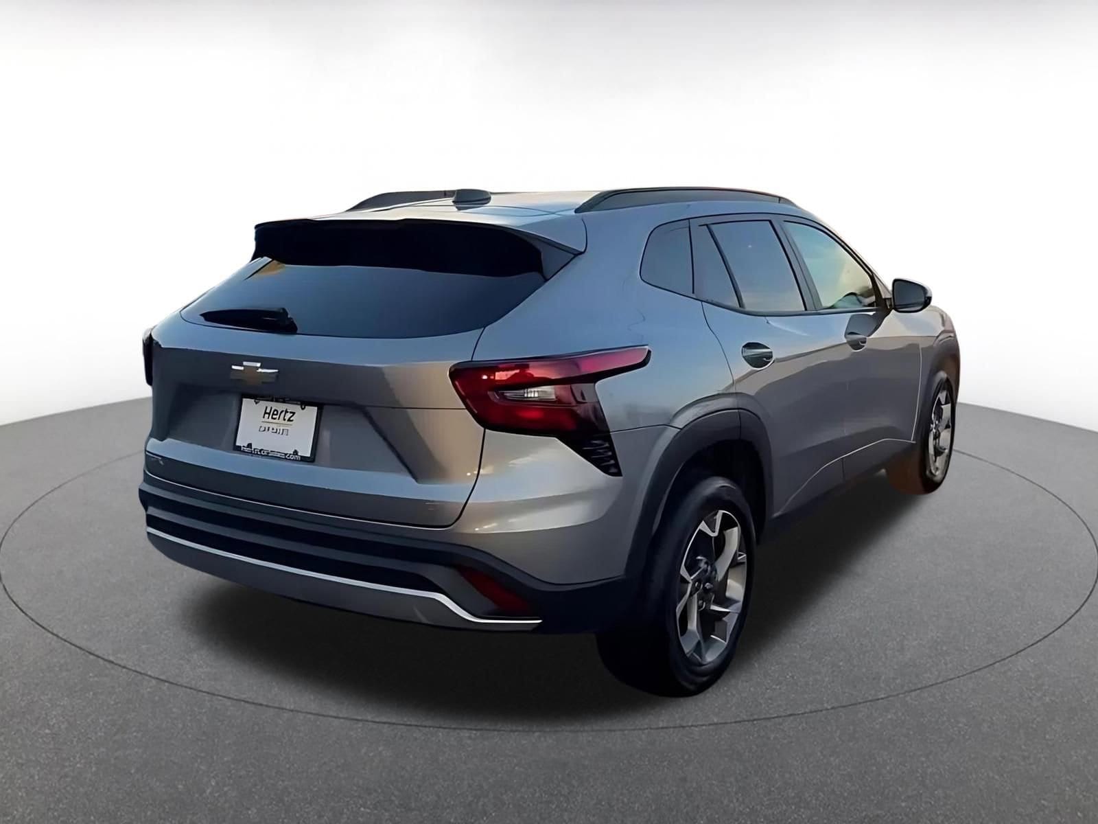 Thumbnail: 2025 Chevrolet Trax - 15