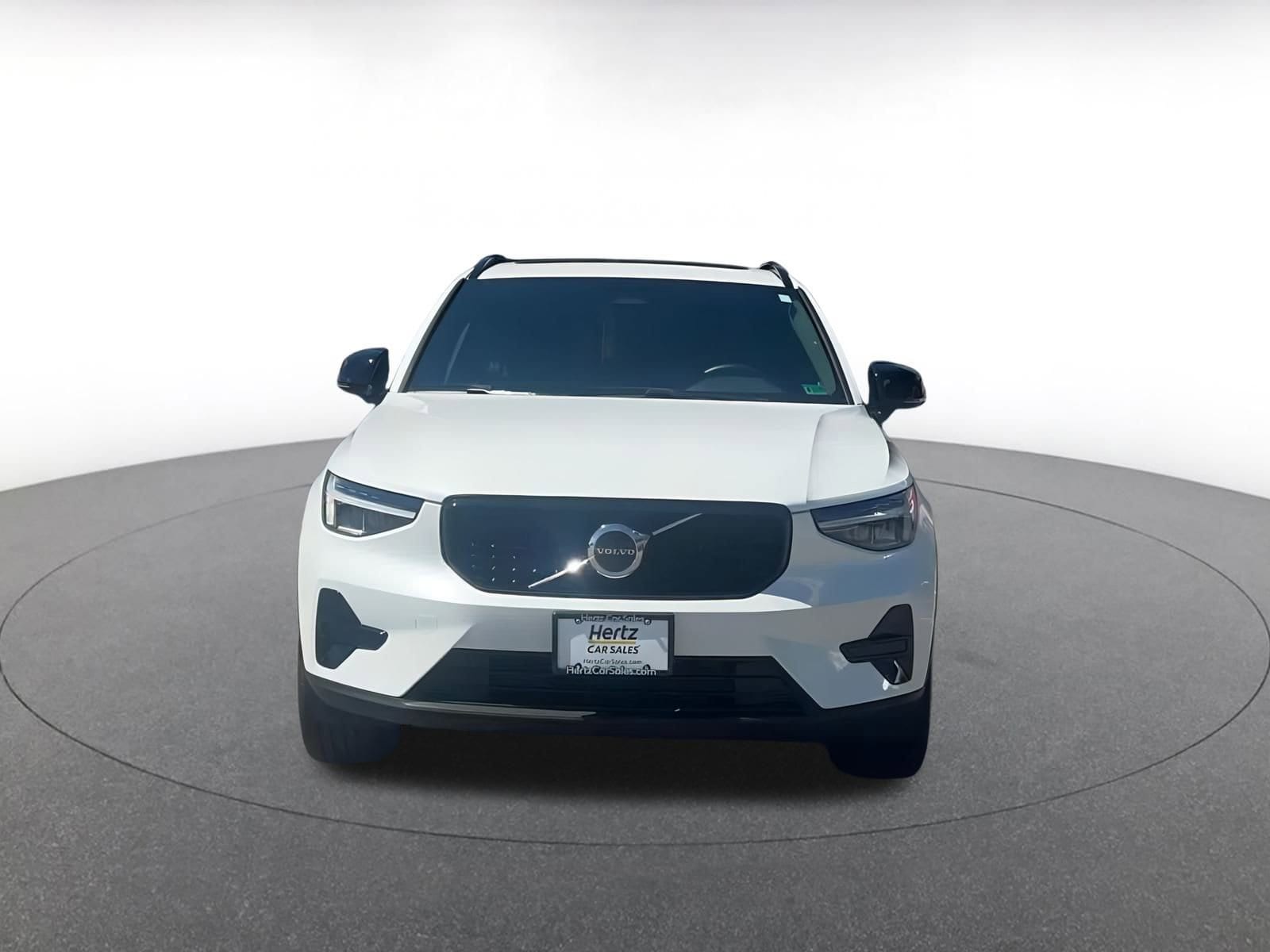 Thumbnail: 2024 Volvo XC40 - 3