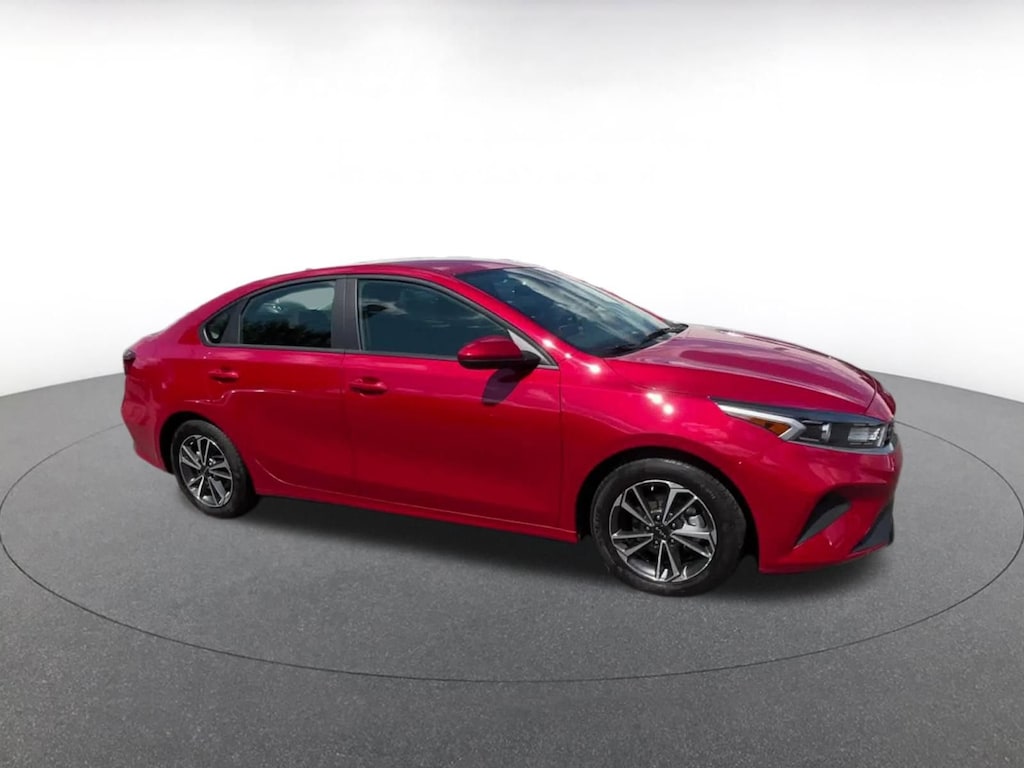 2024 Kia Forte LXS photo 2