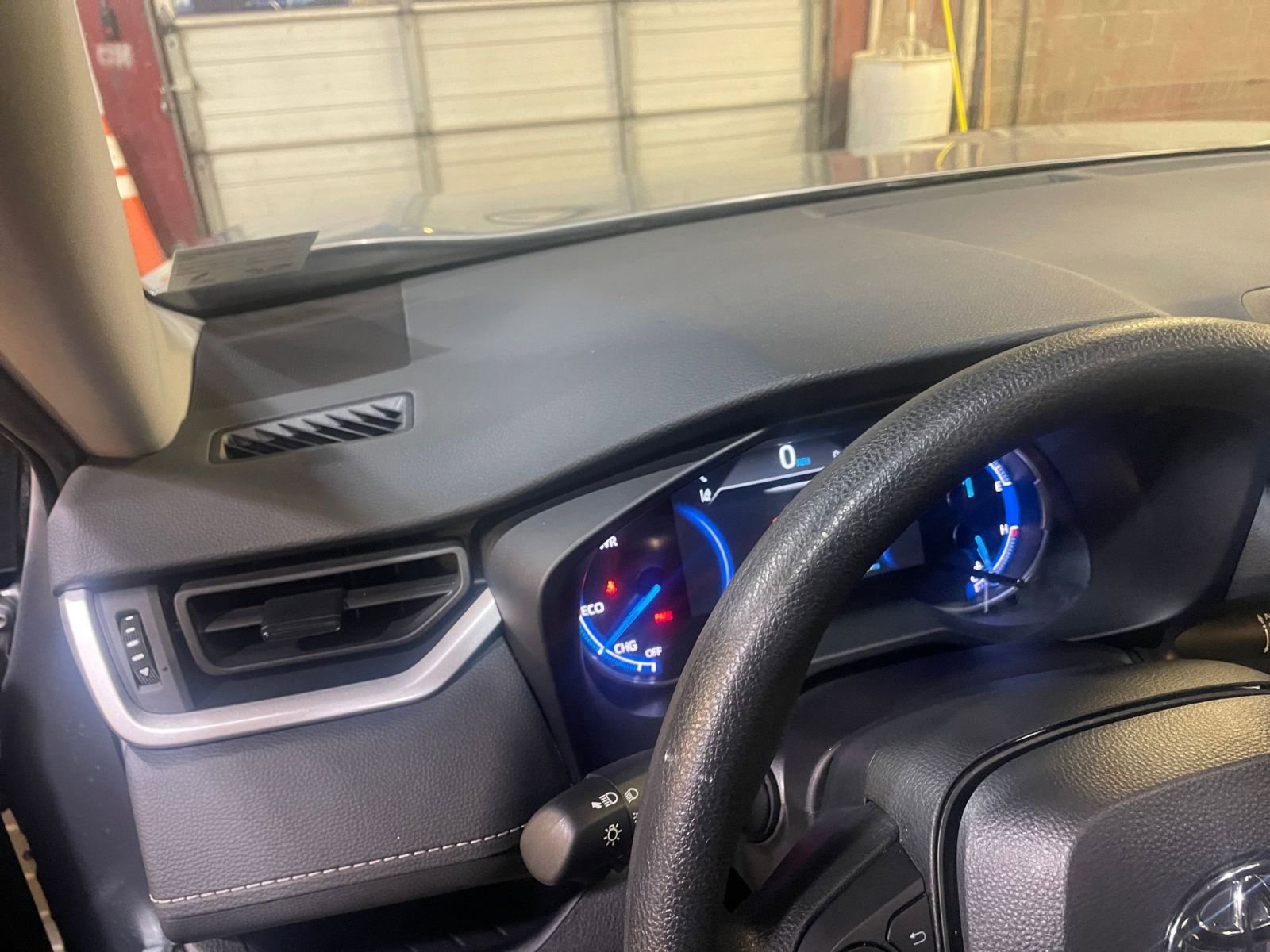 Thumbnail: 2025 Toyota RAV4 - 34