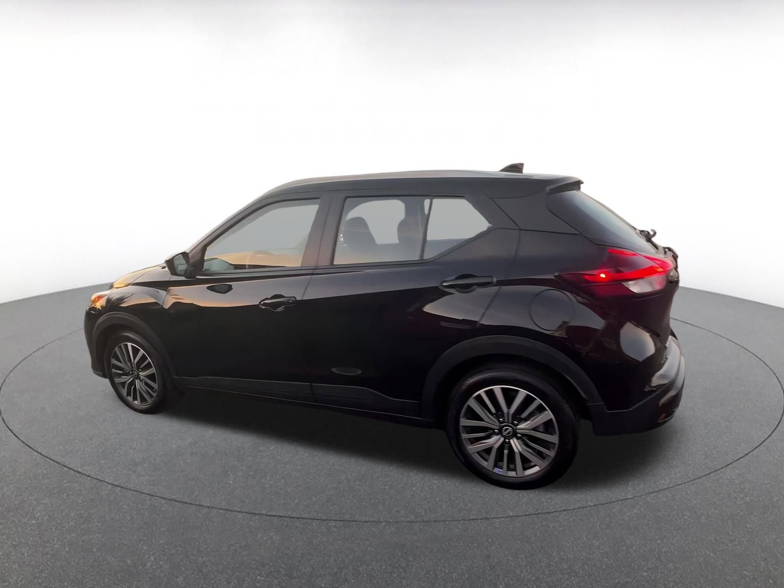 Thumbnail: 2024 Nissan Kicks - 10