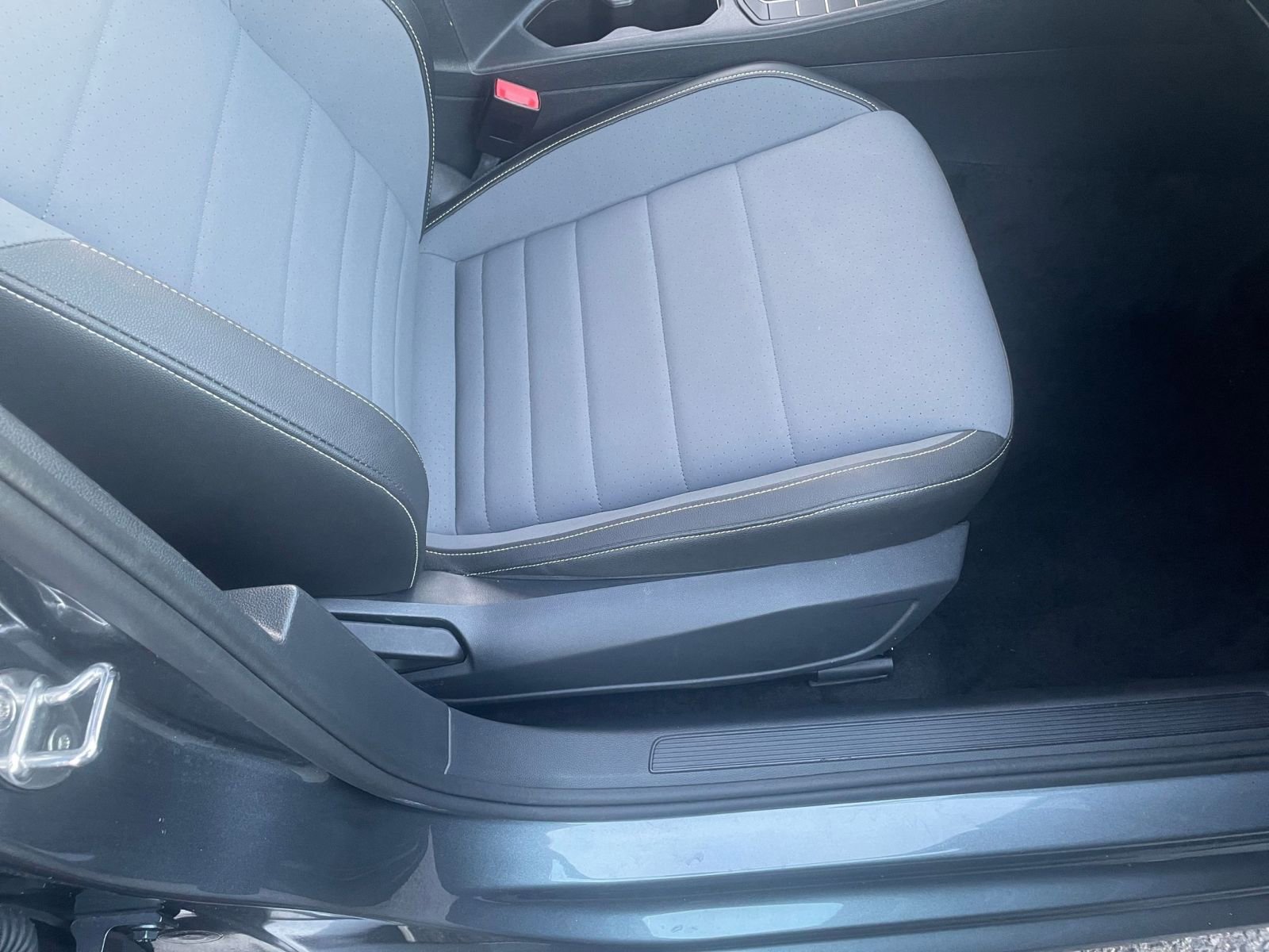 Thumbnail: 2025 Volkswagen Jetta - 25