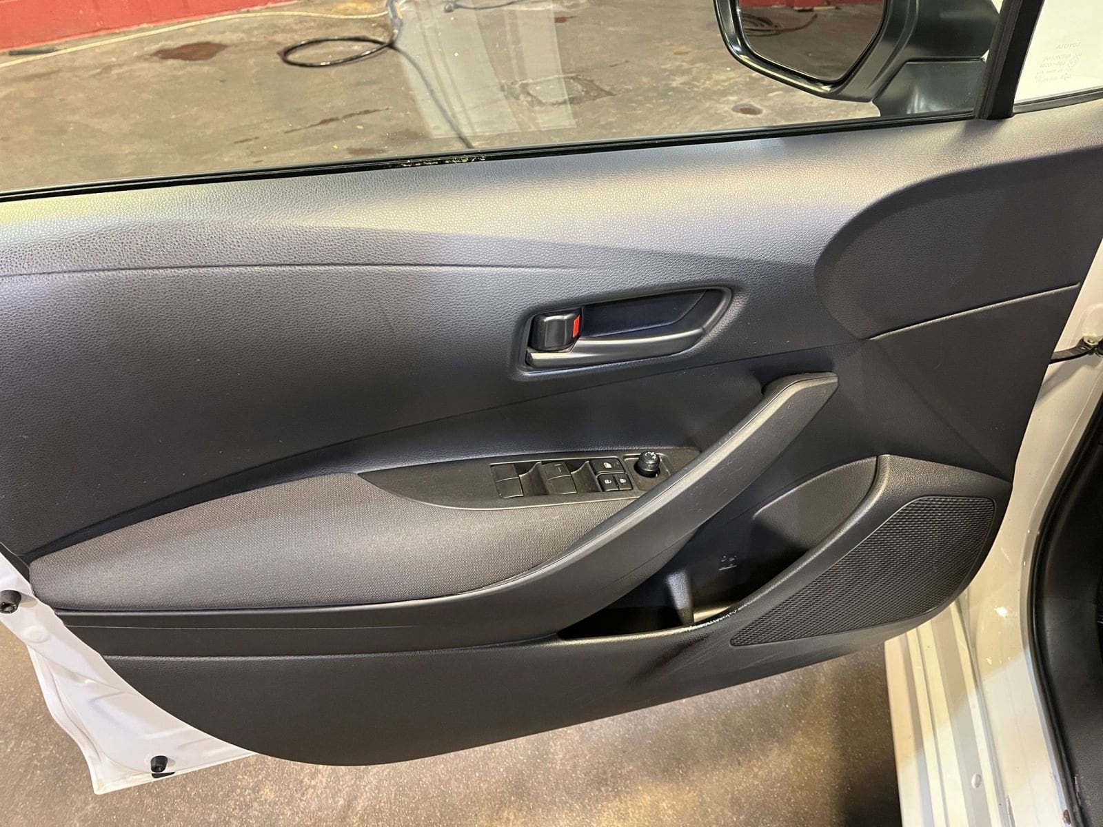 Thumbnail: 2025 Toyota Corolla - 20