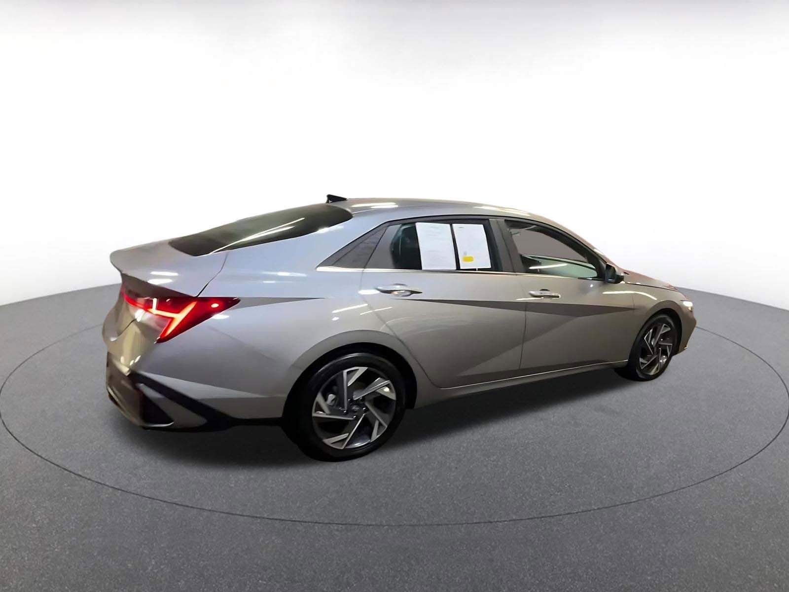 Thumbnail: 2025 Hyundai Elantra - 15