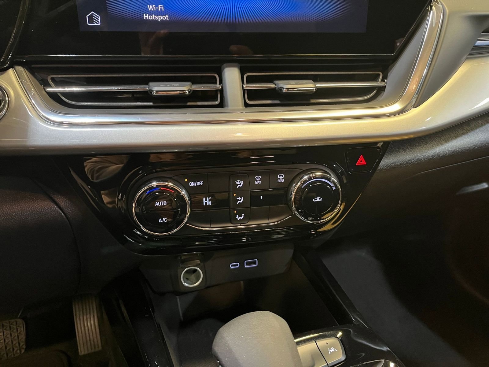 Thumbnail: 2025 Chevrolet Trax - 18