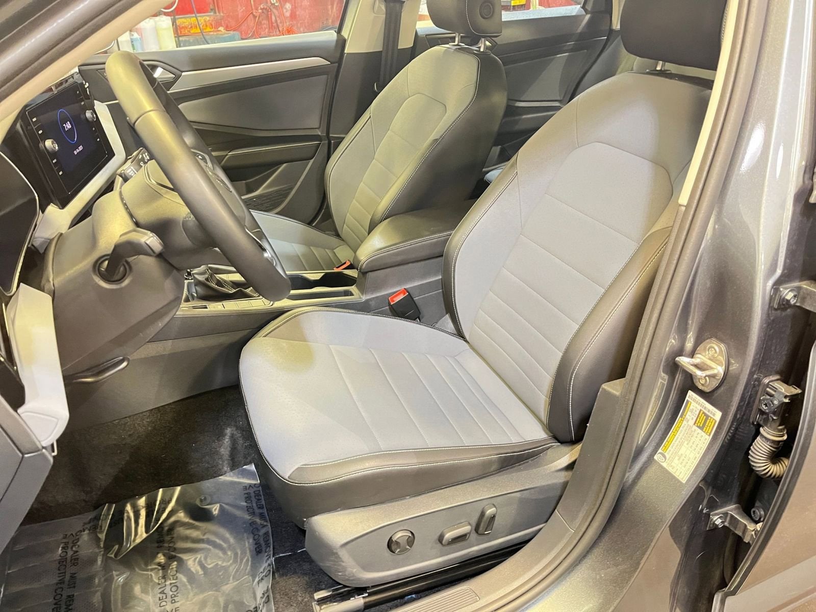 Thumbnail: 2025 Volkswagen Jetta - 35