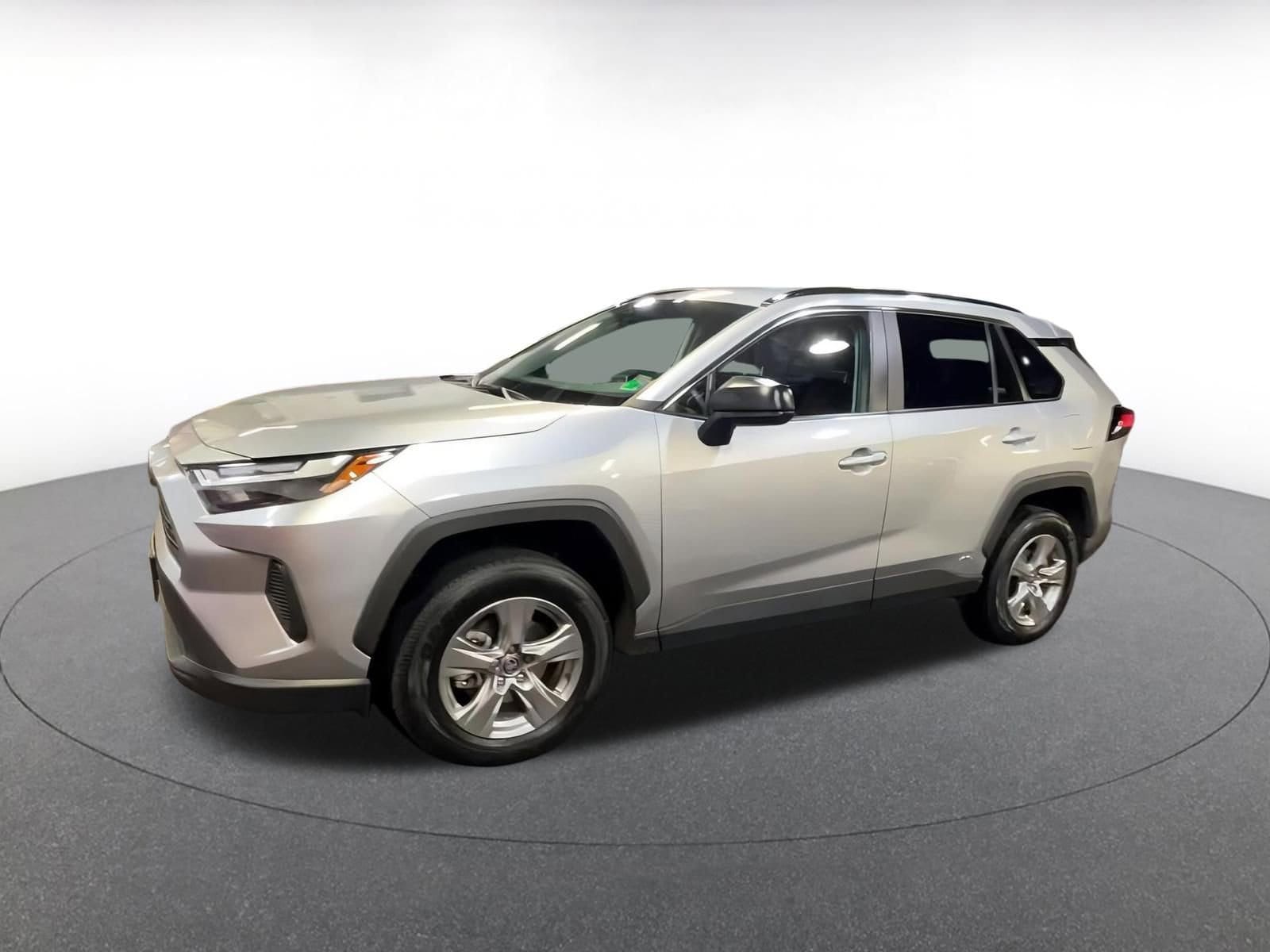 Thumbnail: 2025 Toyota RAV4 - 8