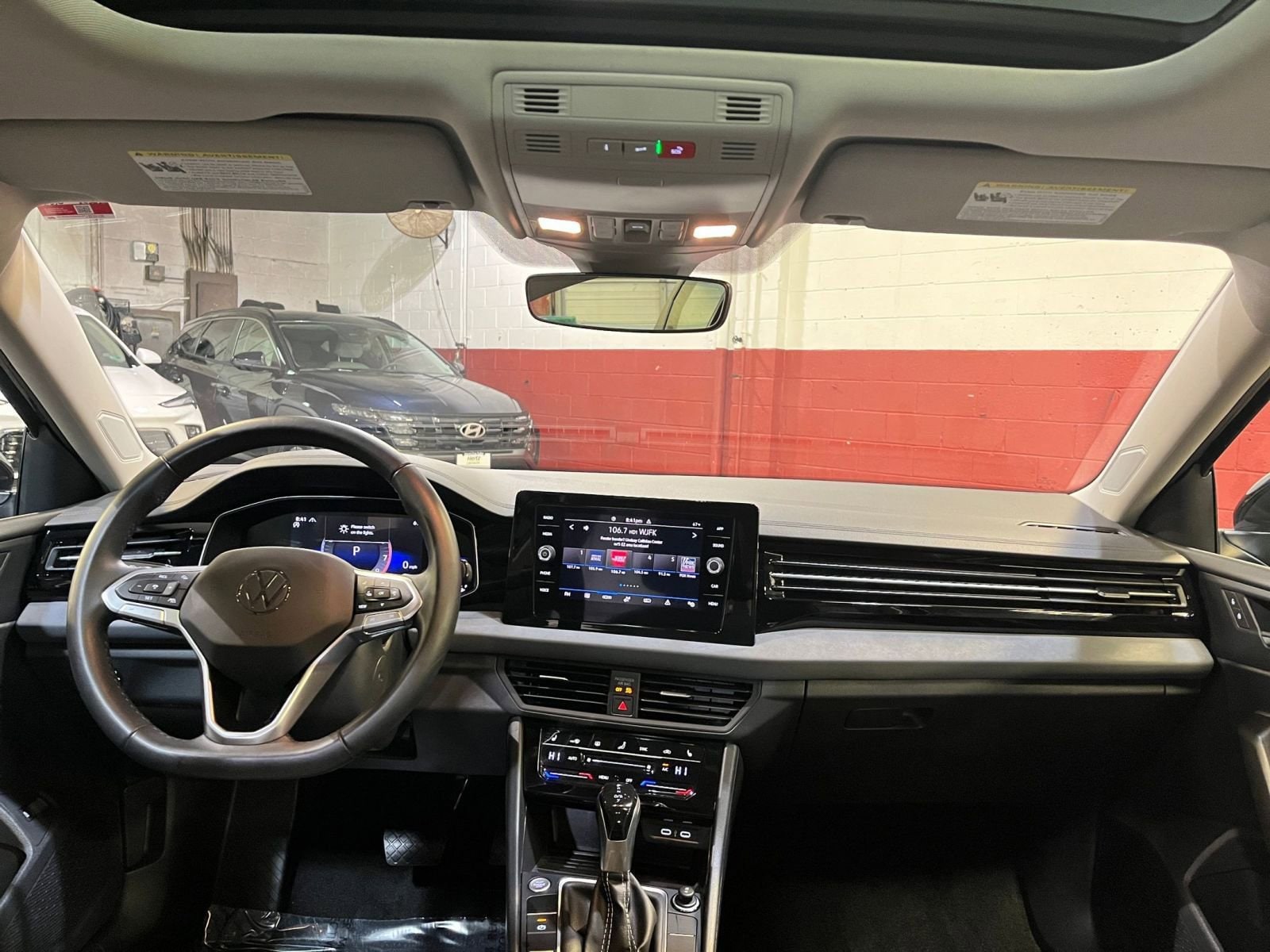 Thumbnail: 2025 Volkswagen Jetta - 32