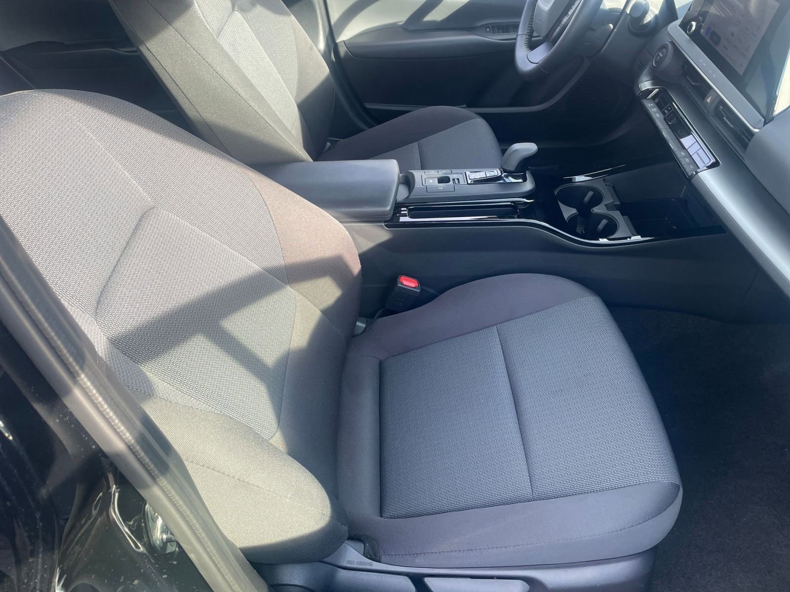 Thumbnail: 2025 Toyota Prius - 35