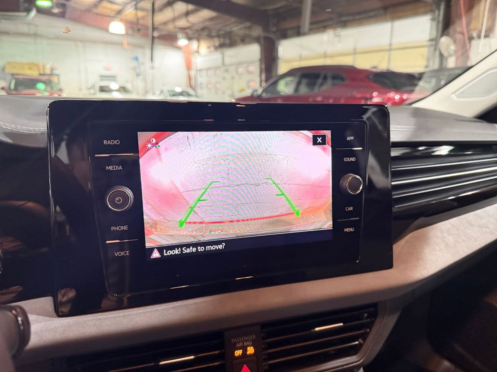 Thumbnail: 2025 Volkswagen Jetta - 17