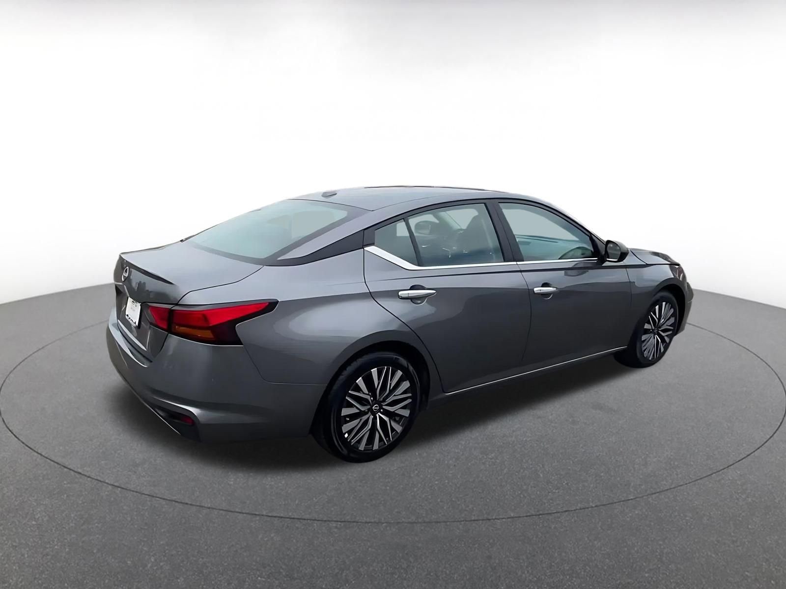 Thumbnail: 2025 Nissan Altima - 15