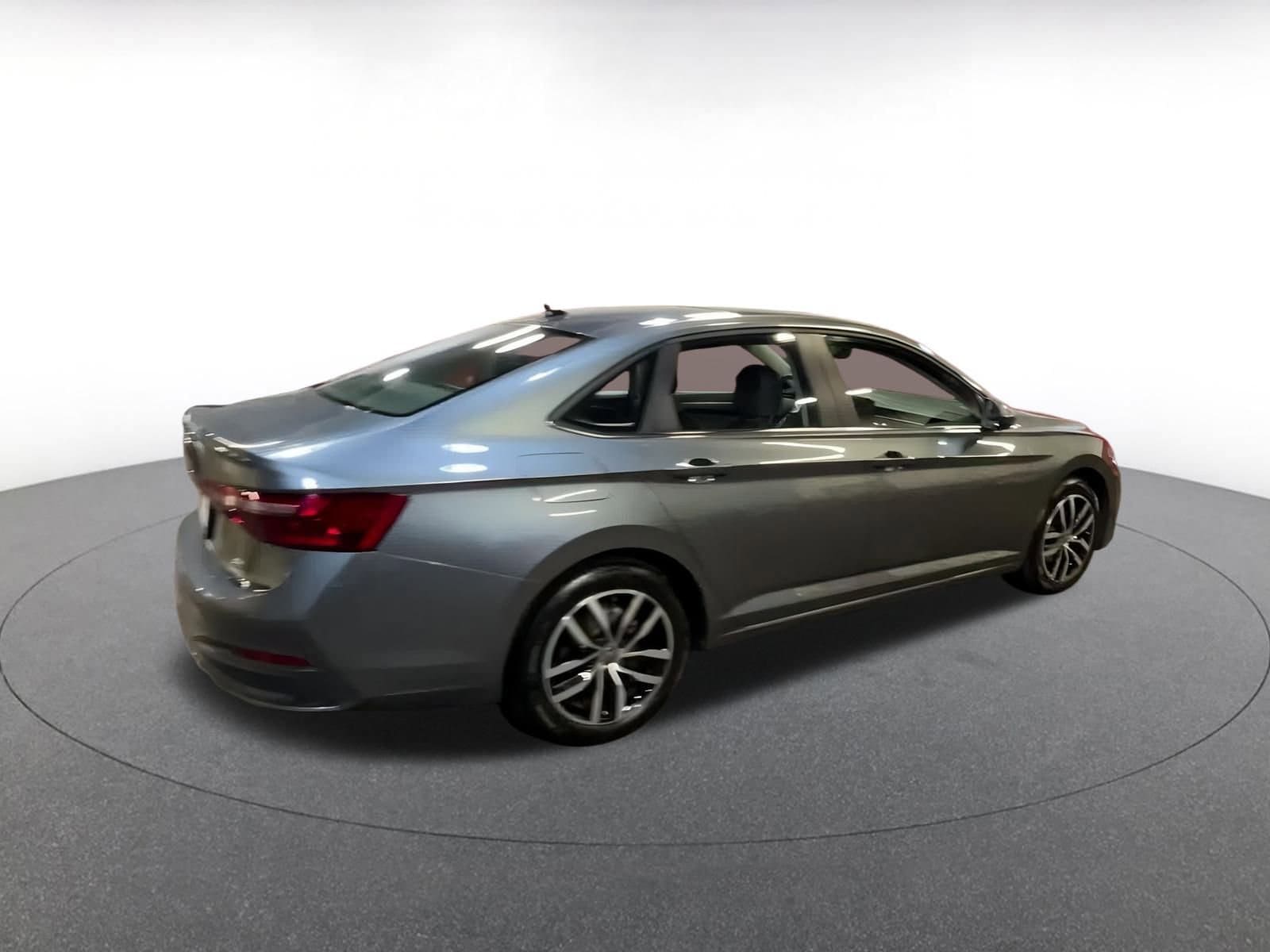 Thumbnail: 2025 Volkswagen Jetta - 14