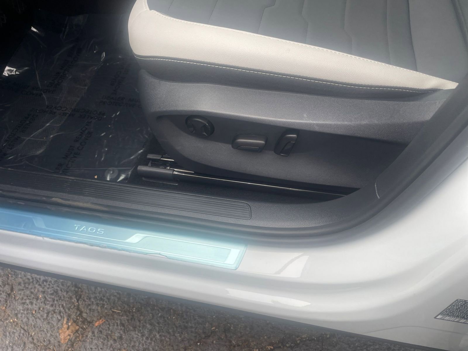 Thumbnail: 2025 Volkswagen Taos - 23