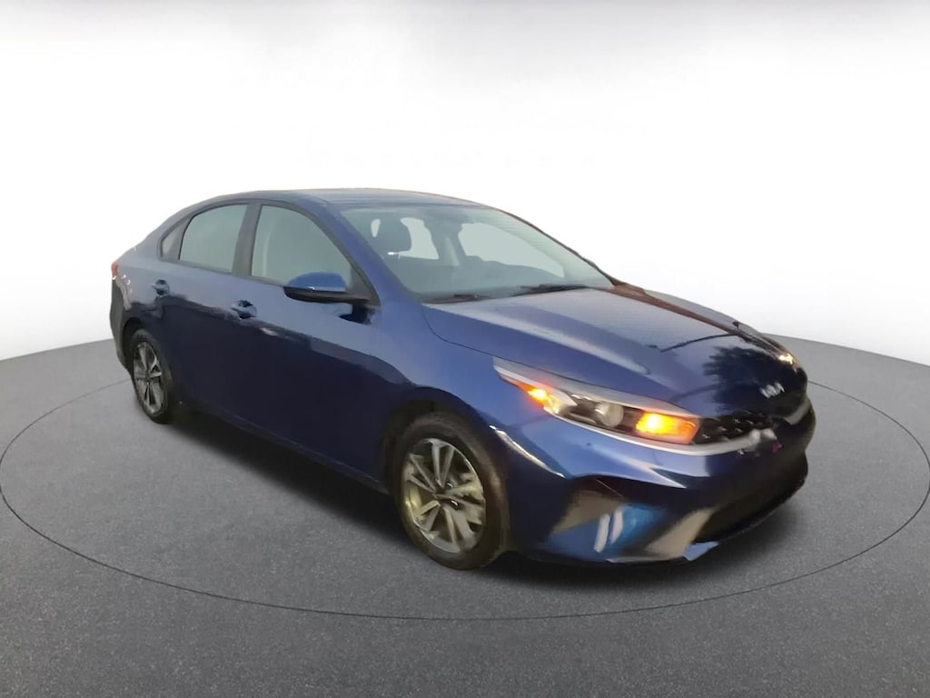 2024 Kia Forte LXS photo 2